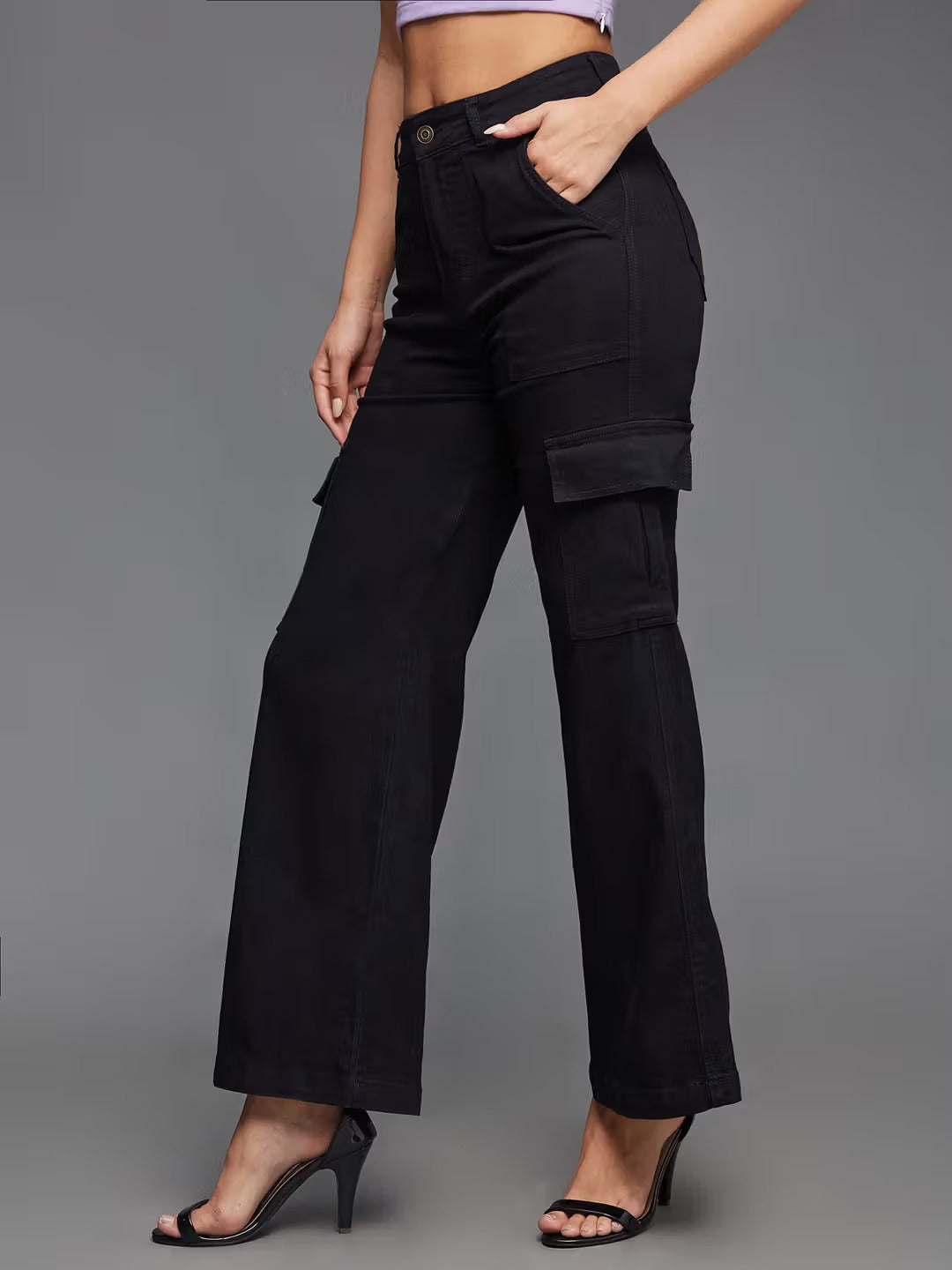 Vegles Women’s Black Cargo Wide-Leg Jeans