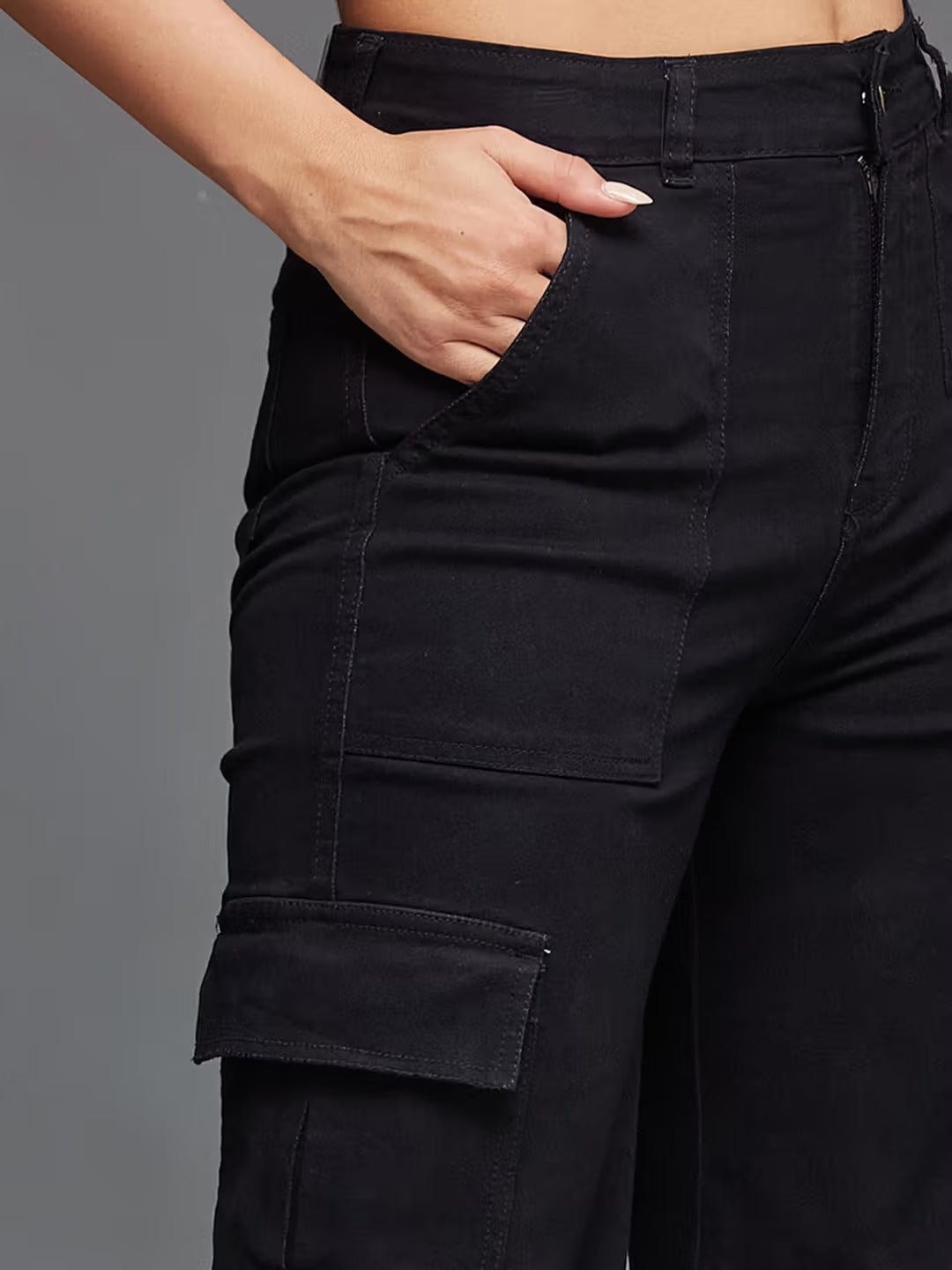 Vegles Women’s Black Cargo Wide-Leg Jeans
