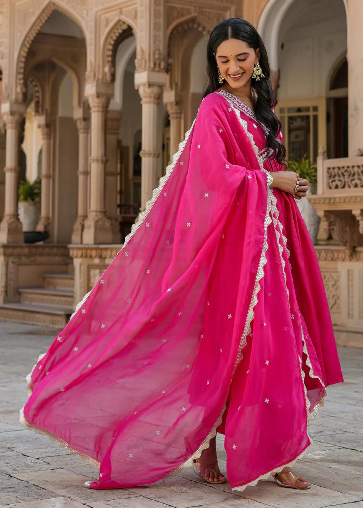 Vegles Embroidered Work Detail Straight Kurti Set