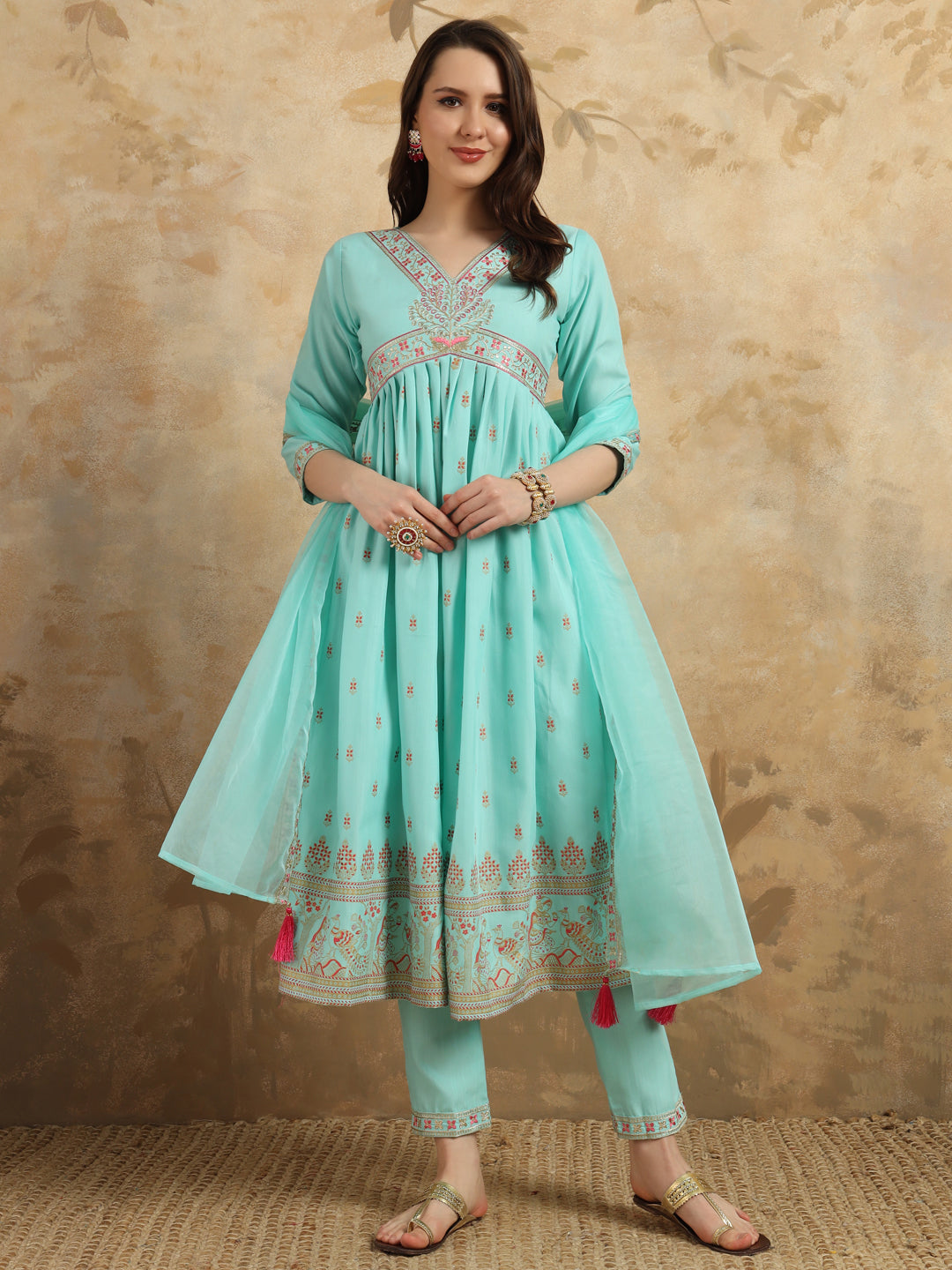 Vegles Embroidered Work Detail Straight Kurti Set