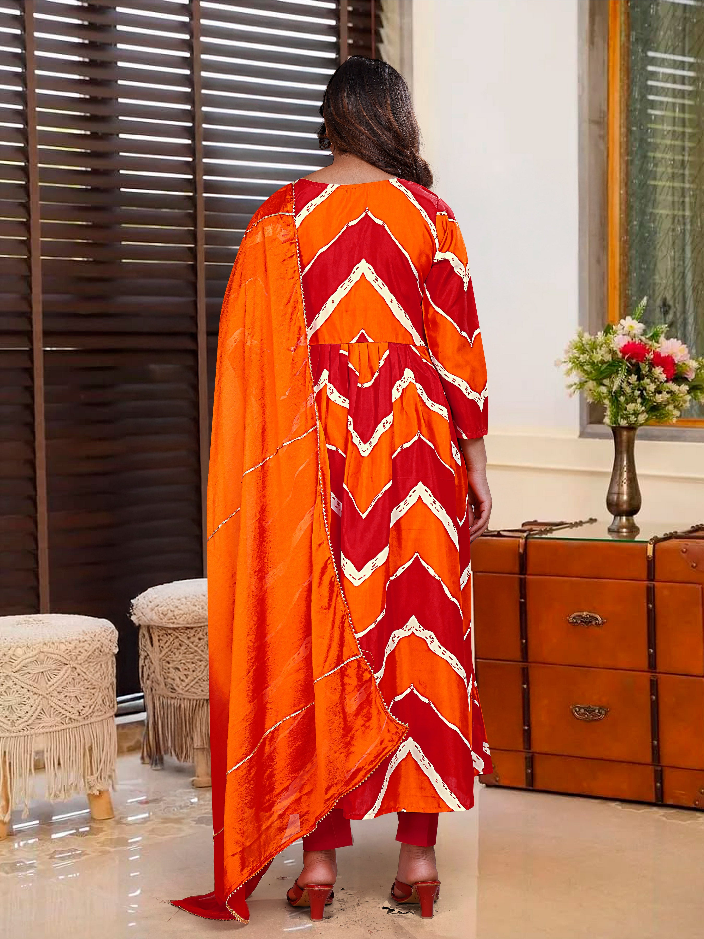 Vegles Embroidered Work Detail Straight Kurti Set