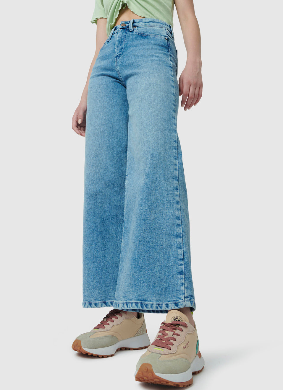 Vegles Women's High-Waist Wide-Leg Jeans - Light Blue