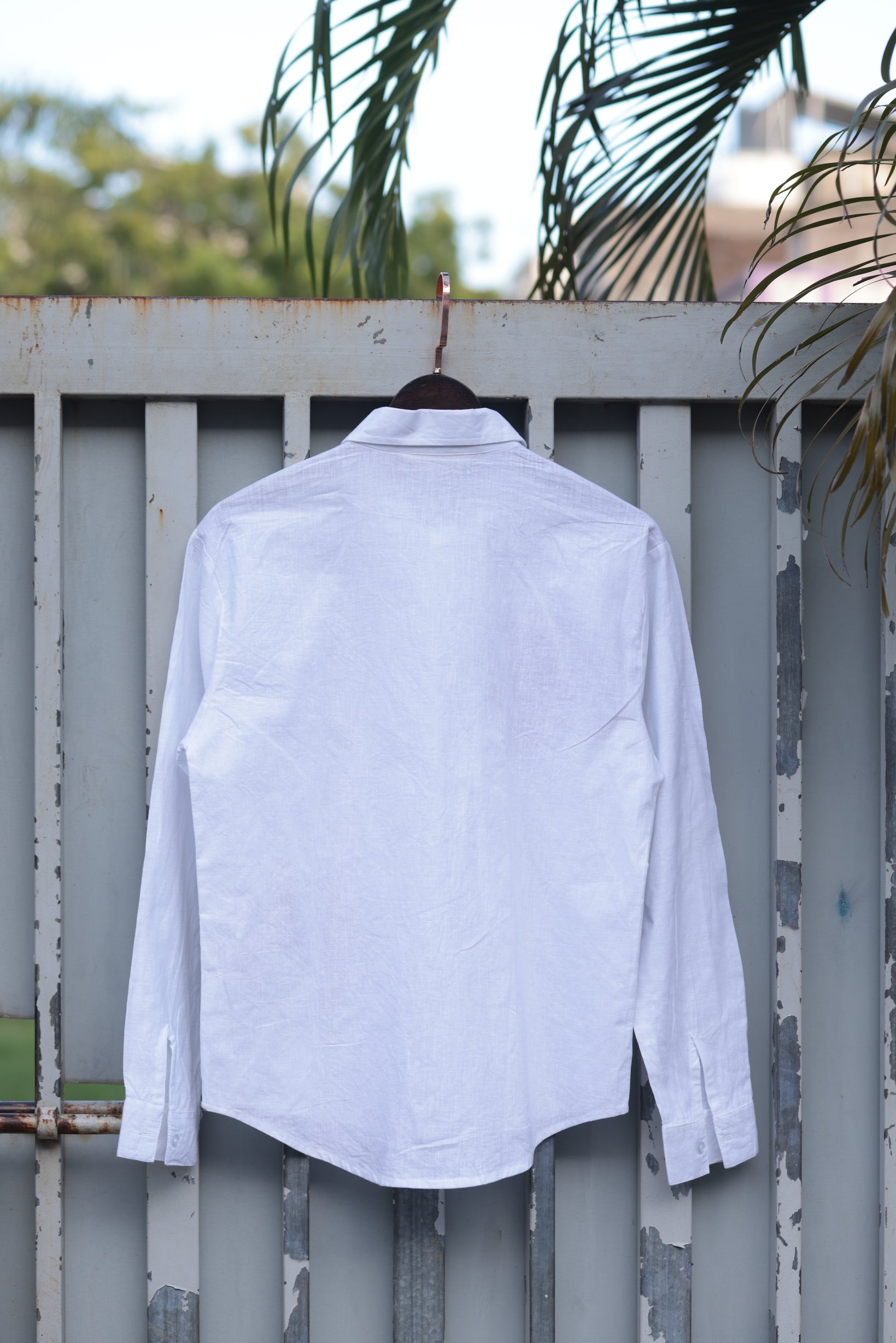 Vegles-White Cotton Linen Shirt with Artistic Giraffe Embroidery