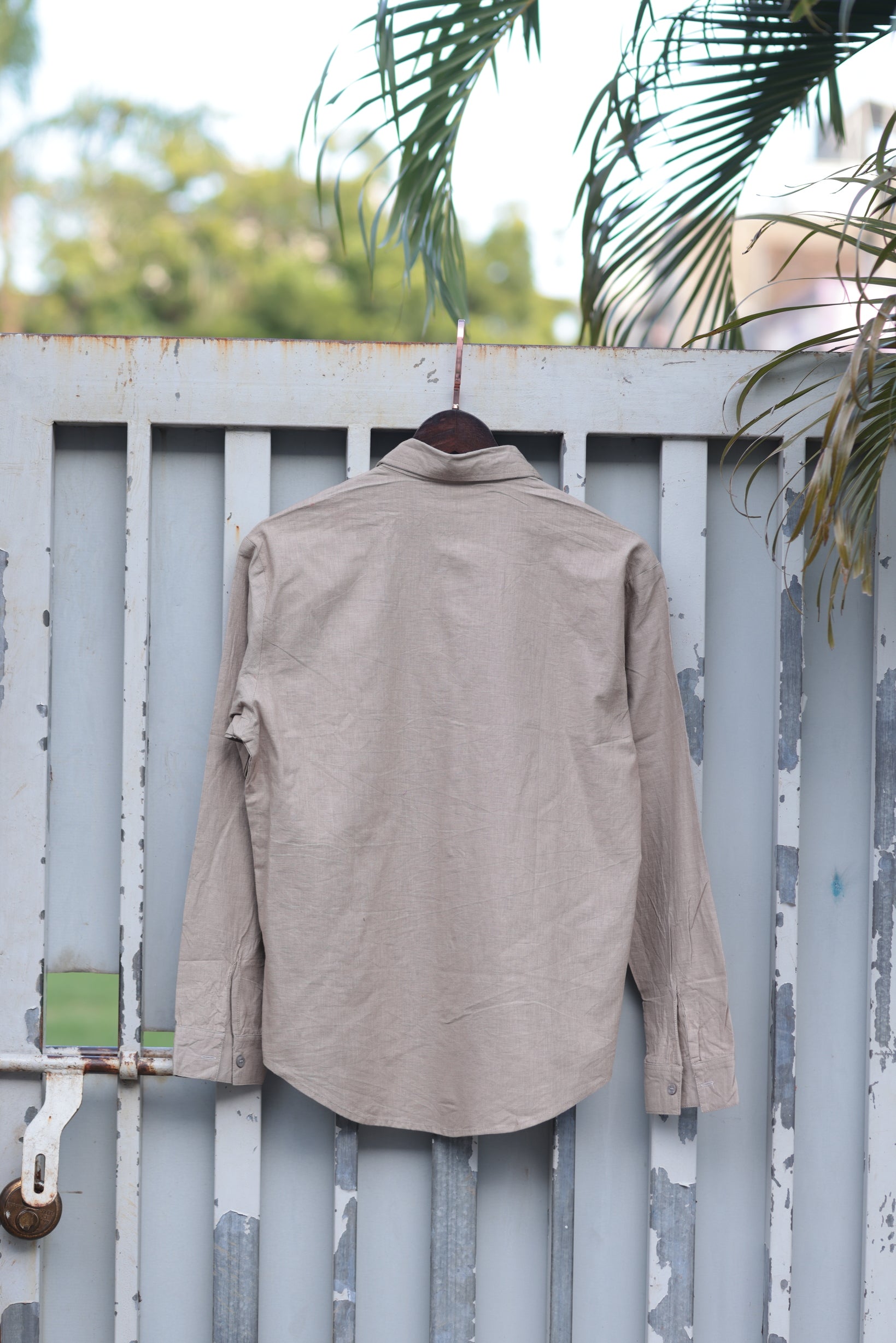 Vegles-Gray Cotton Linen Shirt with Artistic Giraffe Embroidery