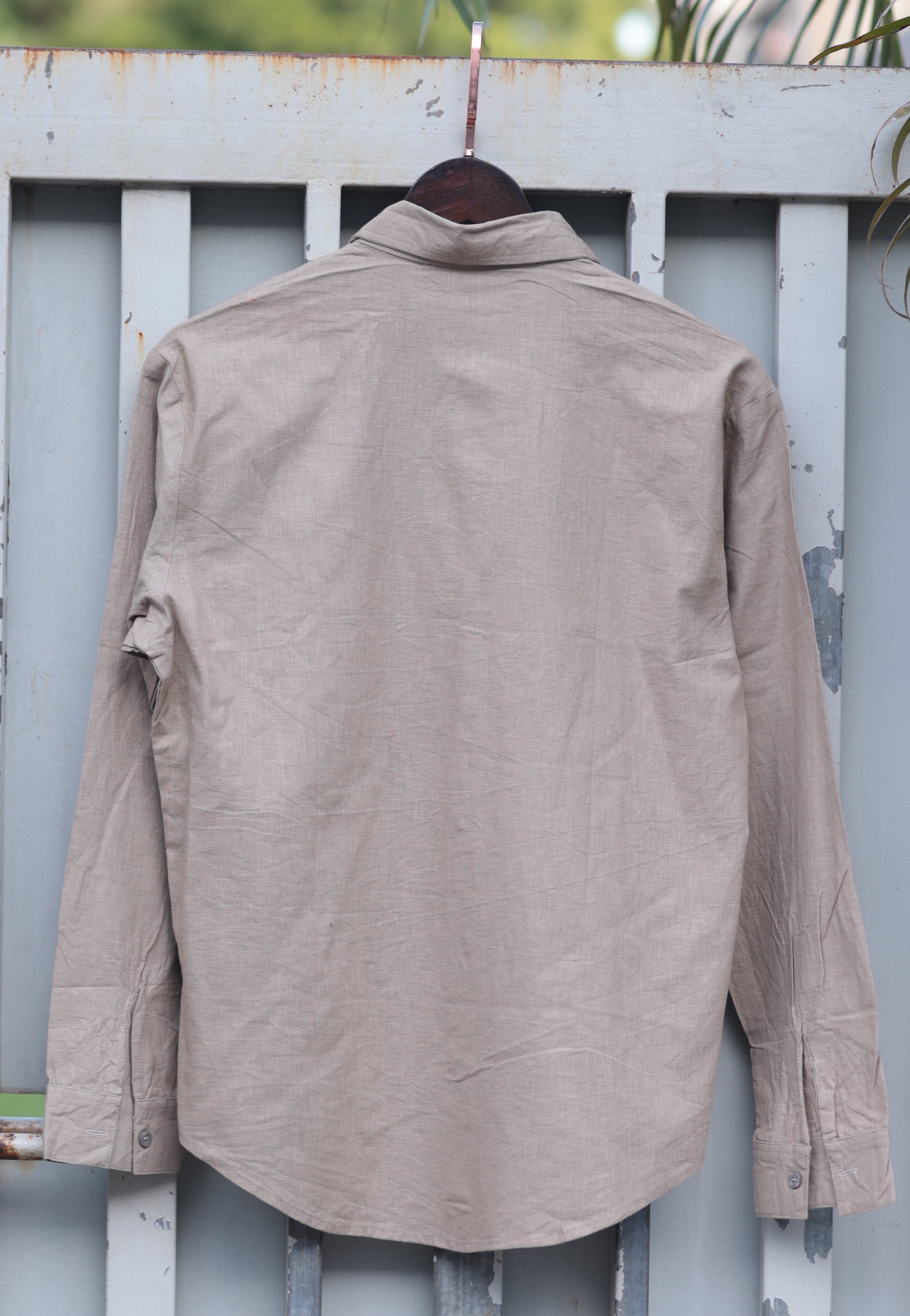 Vegles-Gray Cotton Linen Shirt with Minimal Floral Embroidery