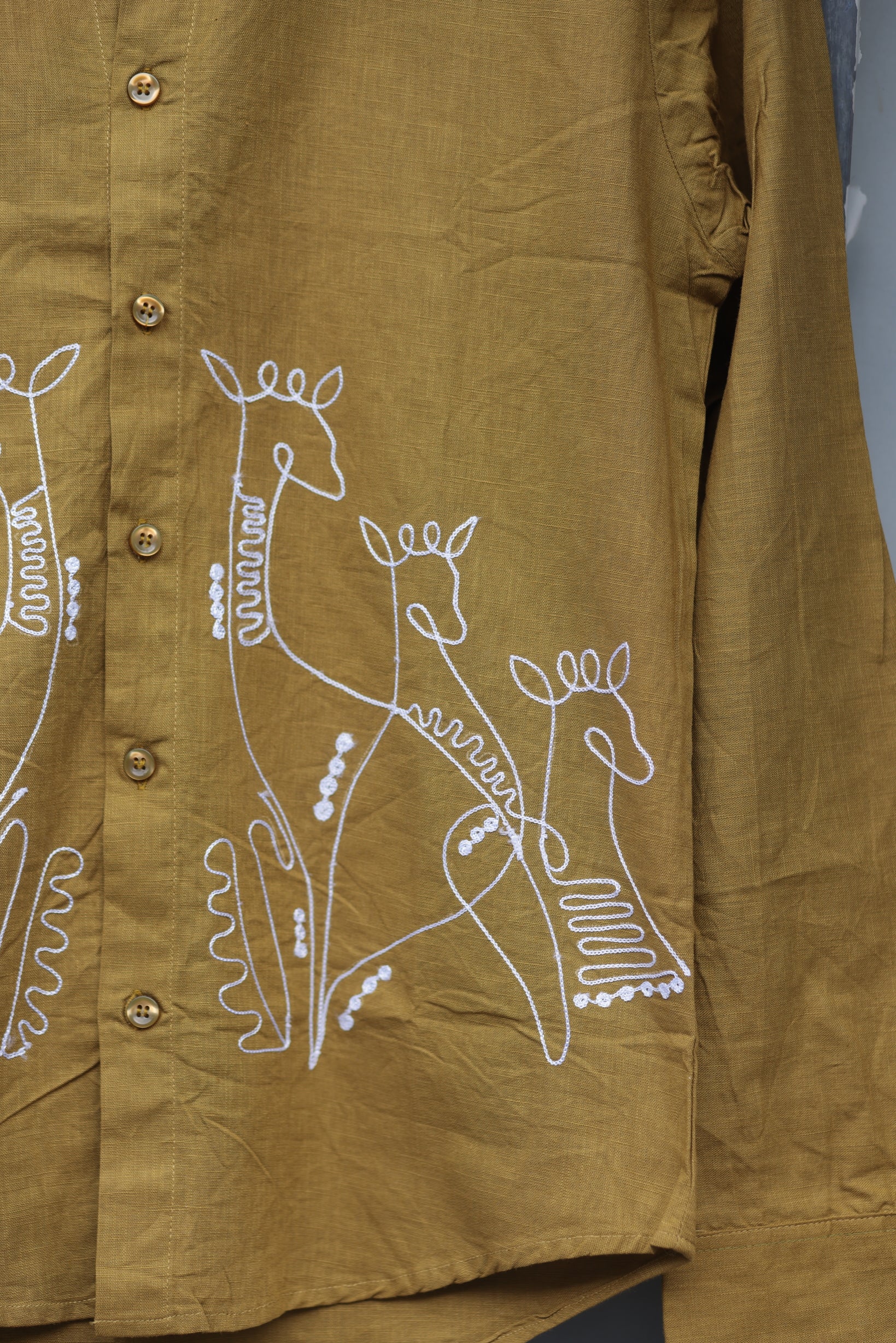 Vegles-Abstract Giraffe Embroidered Cotton Linen Shirt