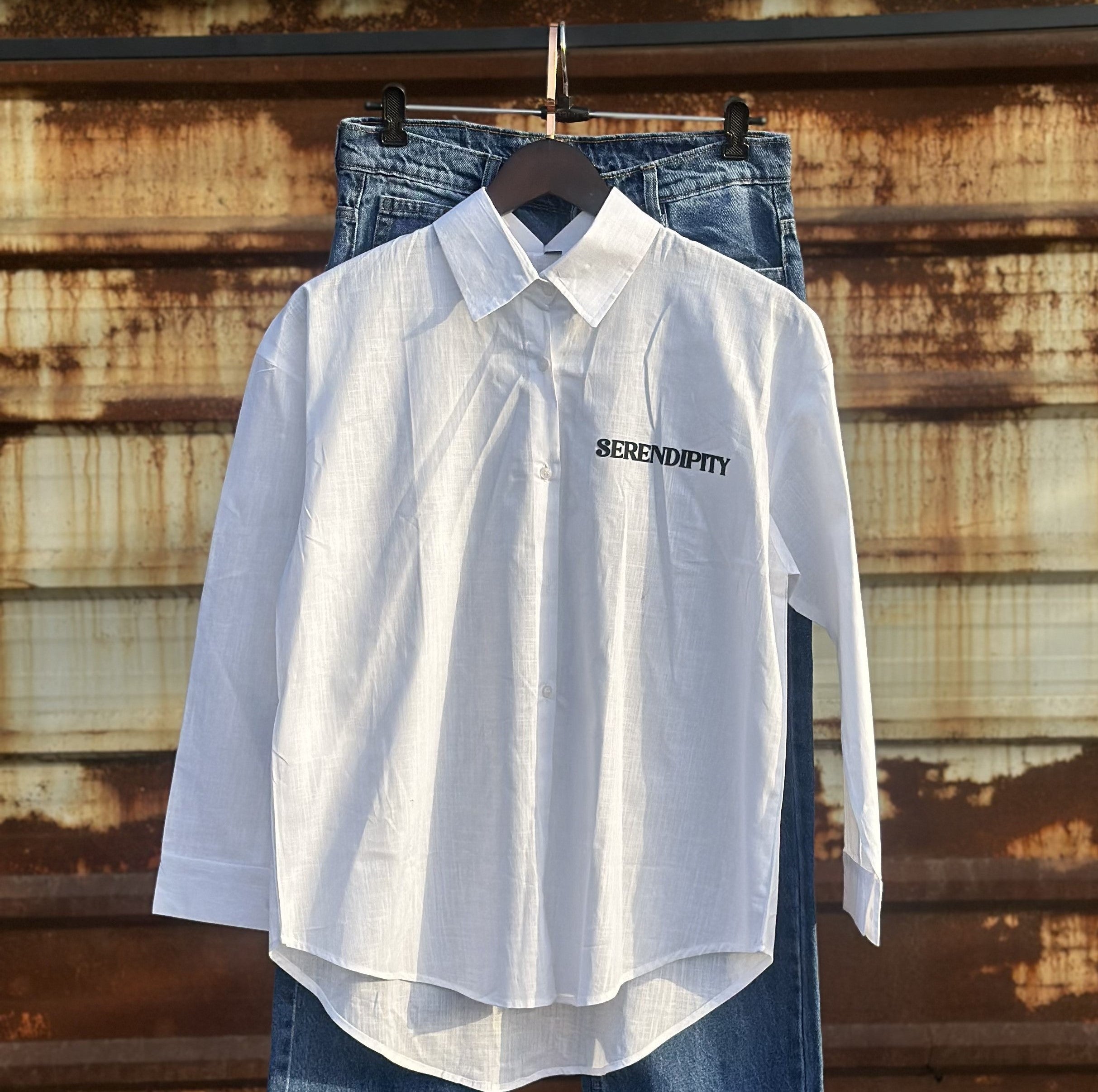 Vegles-Smiley Confetti Graphic Shirt – Tongue Out Edition