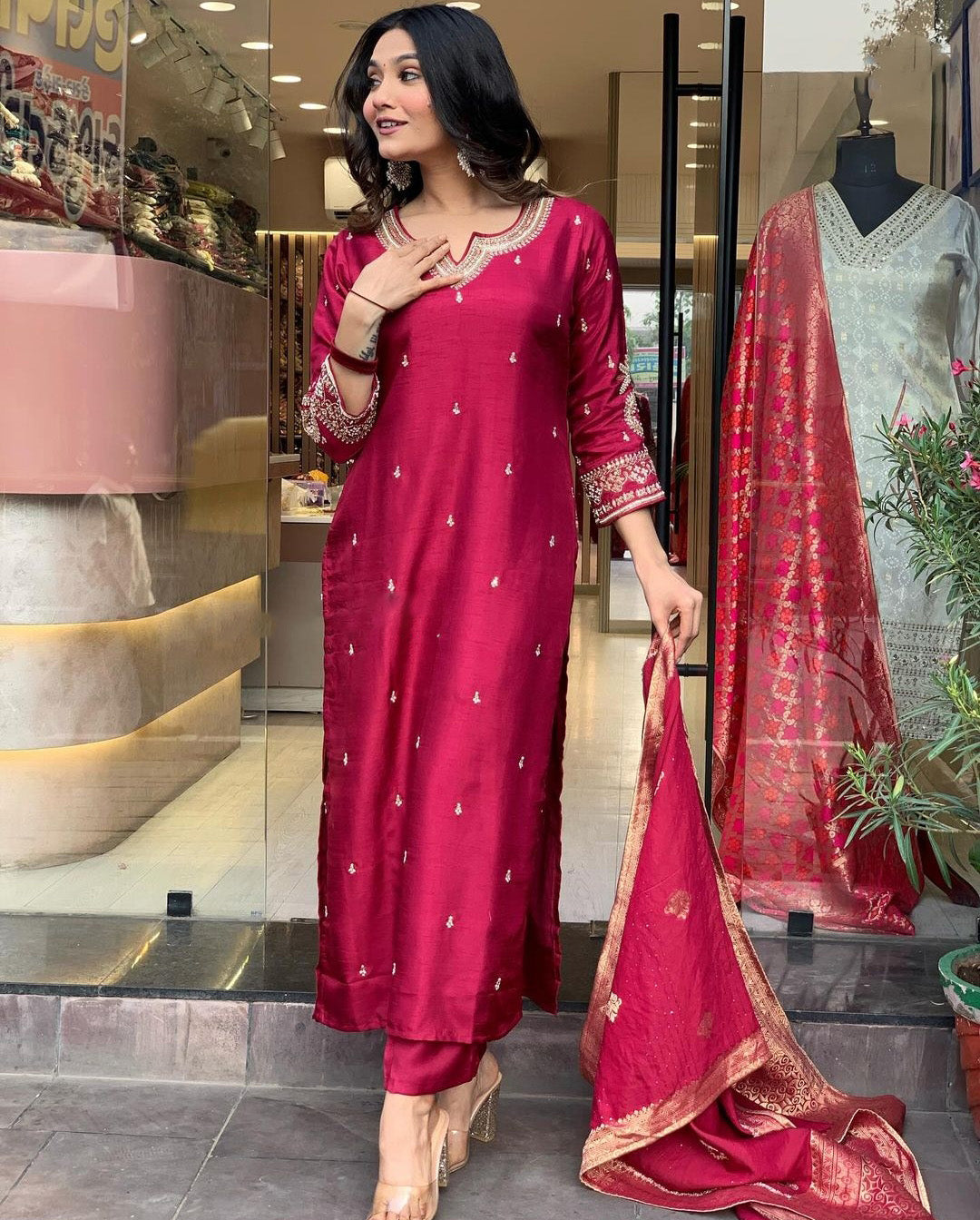 Vegles Embroidered Work Detail Straight Kurti Set