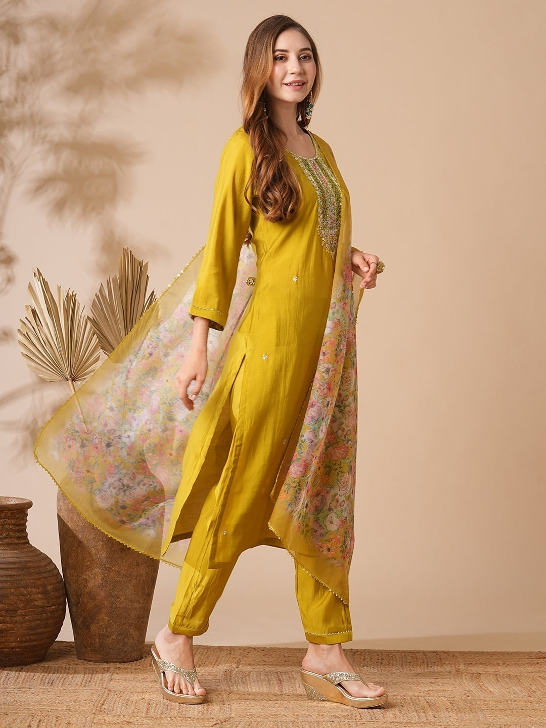 Vegles Embroidered Straight Kurti with Pants & Dupatta