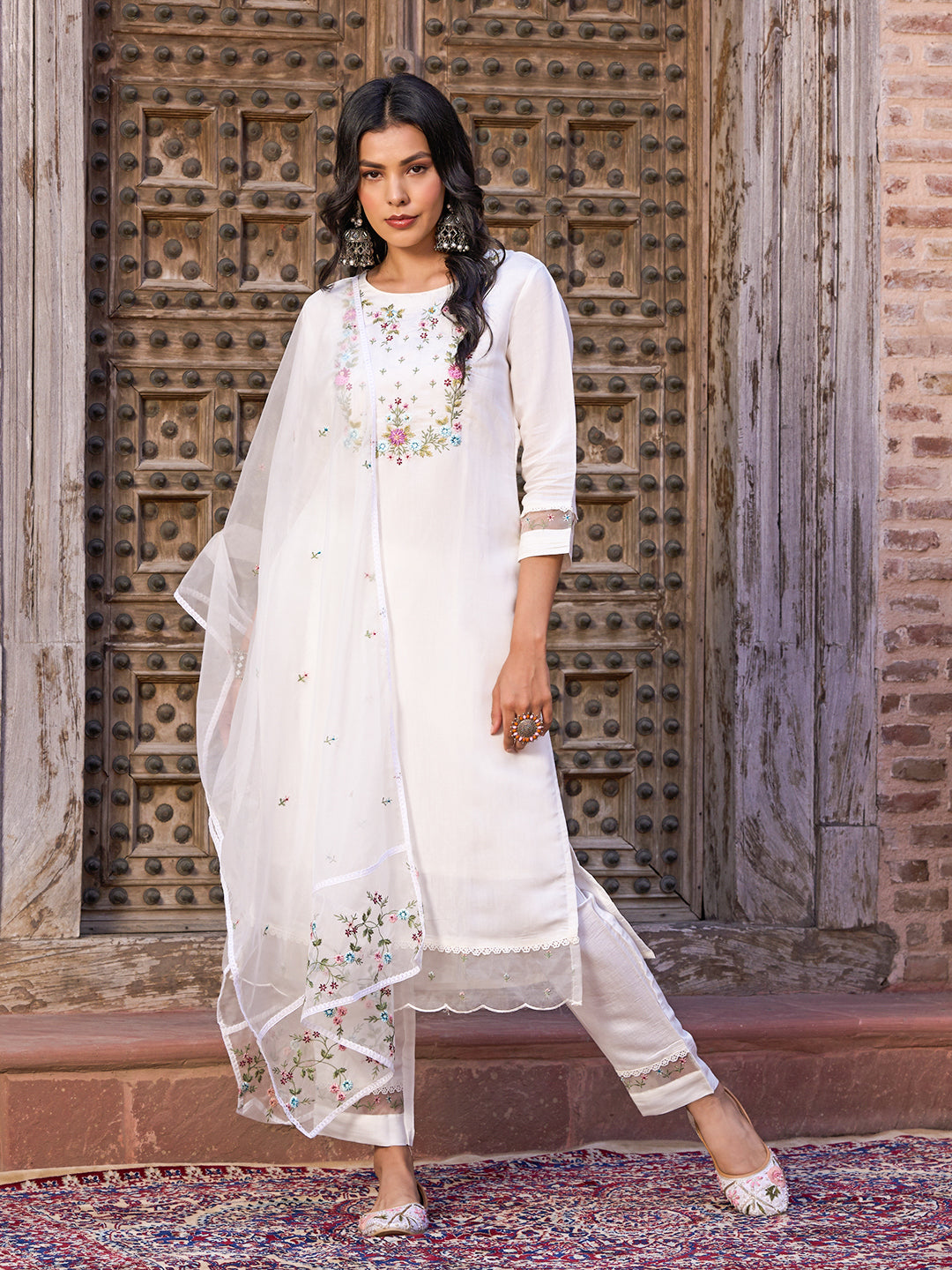 Vegles Embroidered Straight Kurti with Pants & Dupatta