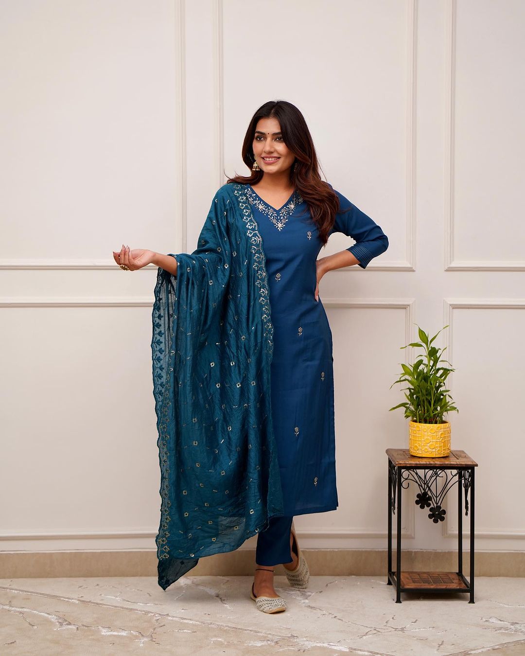 Vegles Embroidered Straight Kurti with Pants & Dupatta
