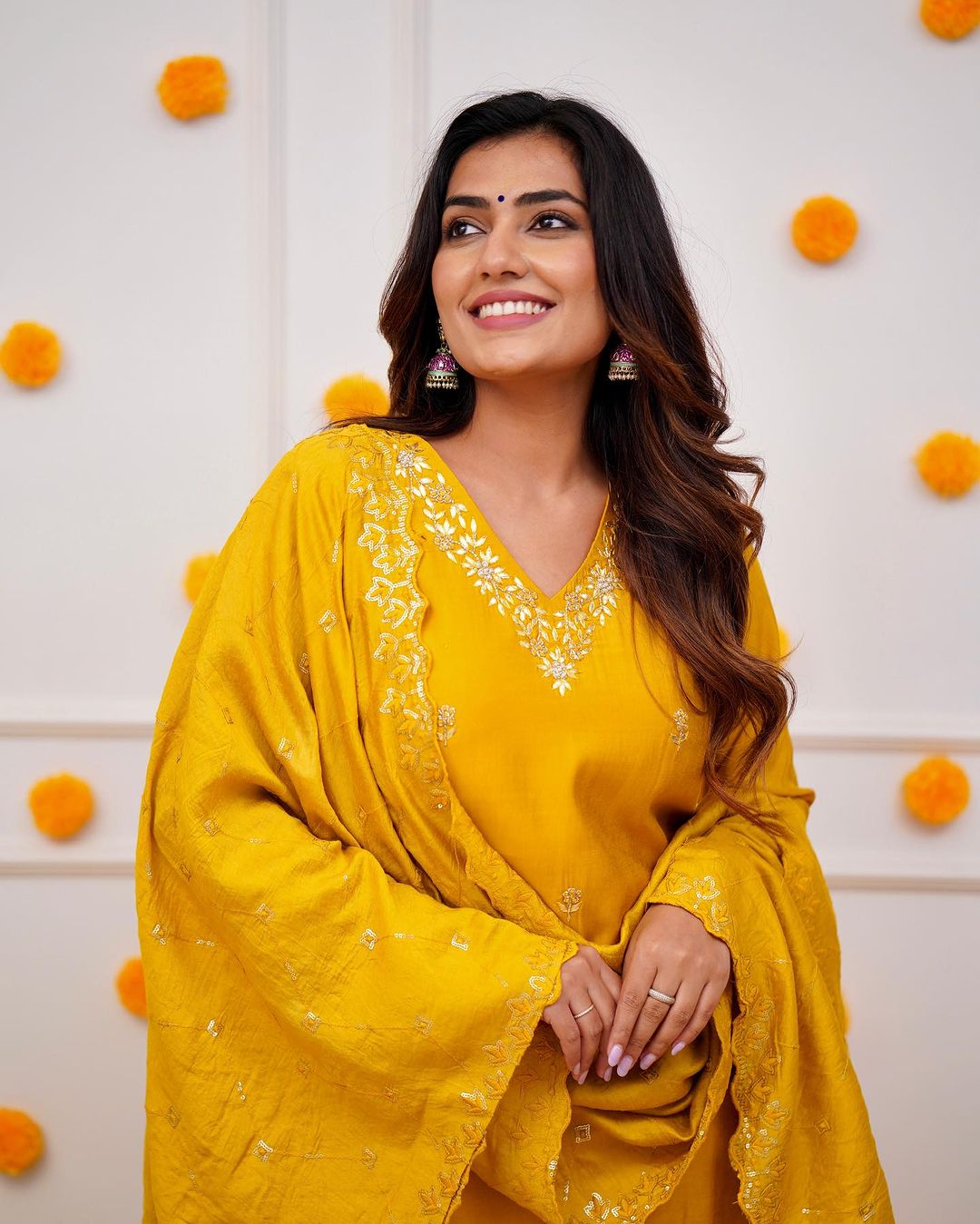 Vegles Embroidered Straight Kurti with Pants & Dupatta