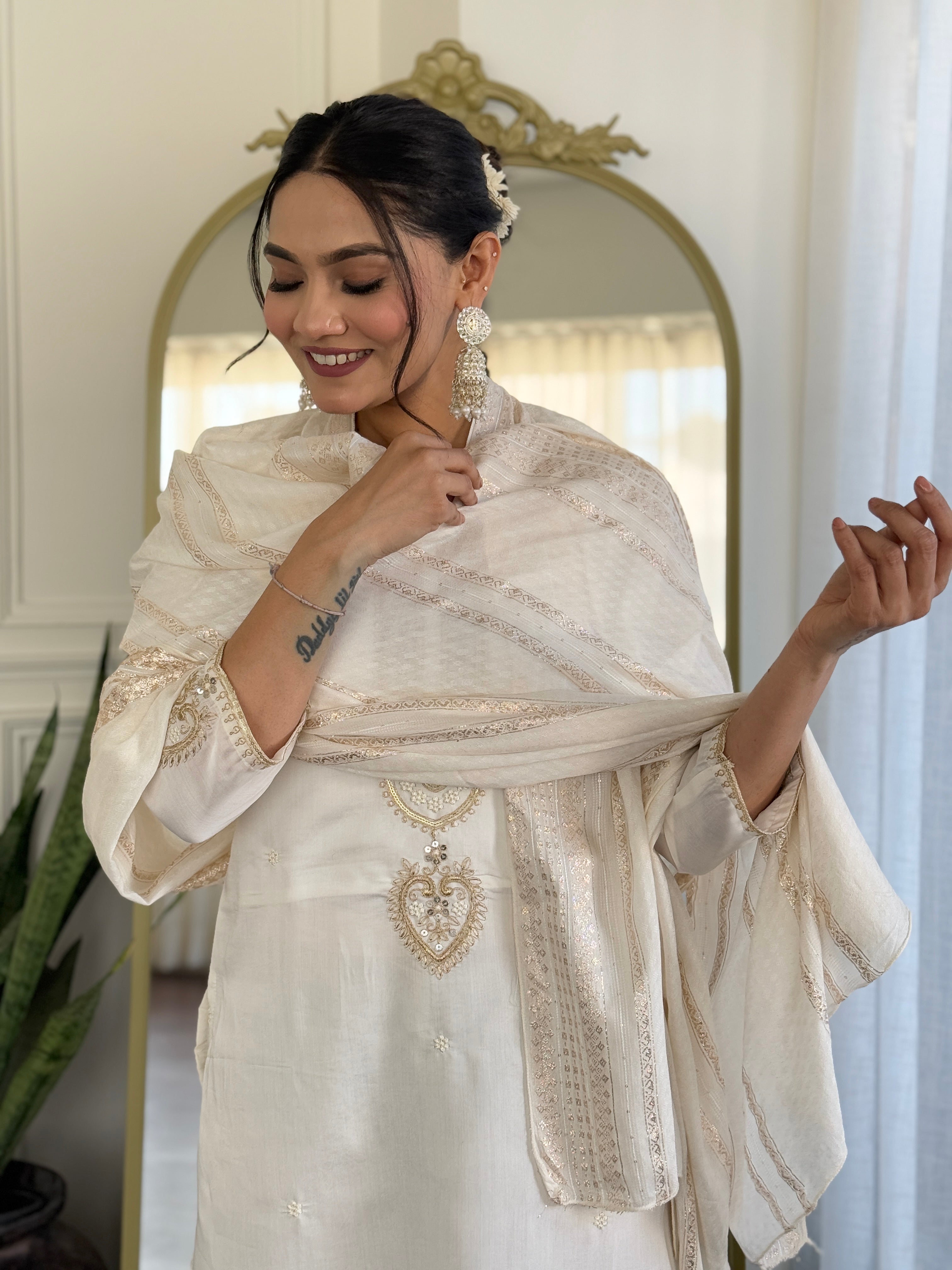 Vegles Embroidered Straight Kurti with Pants & Dupatta