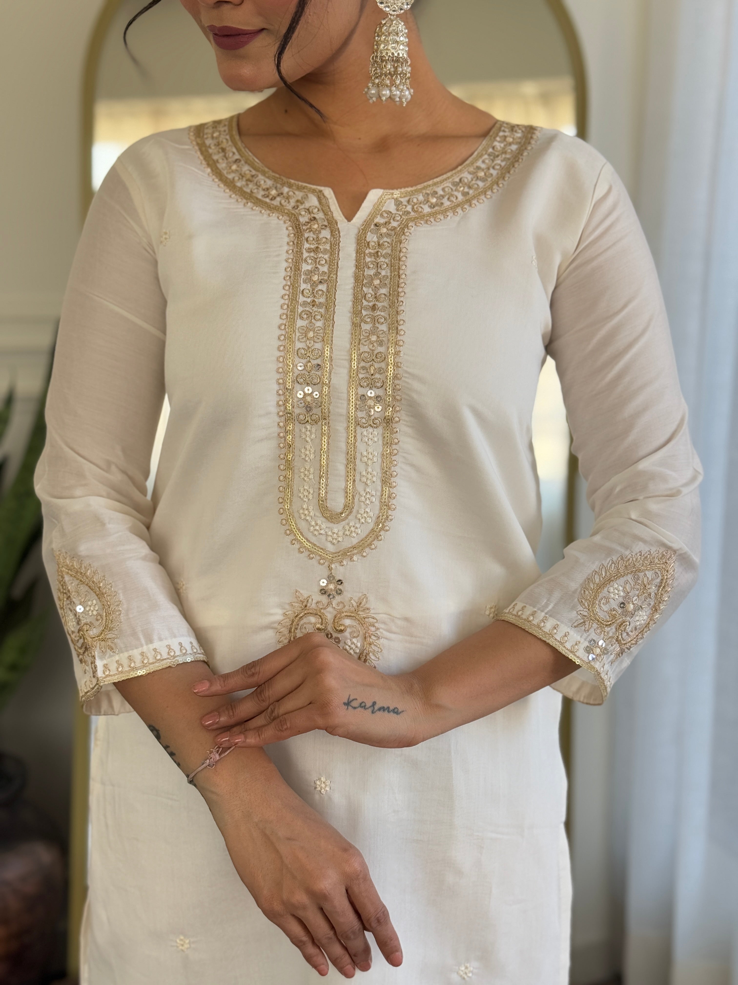 Vegles Embroidered Straight Kurti with Pants & Dupatta