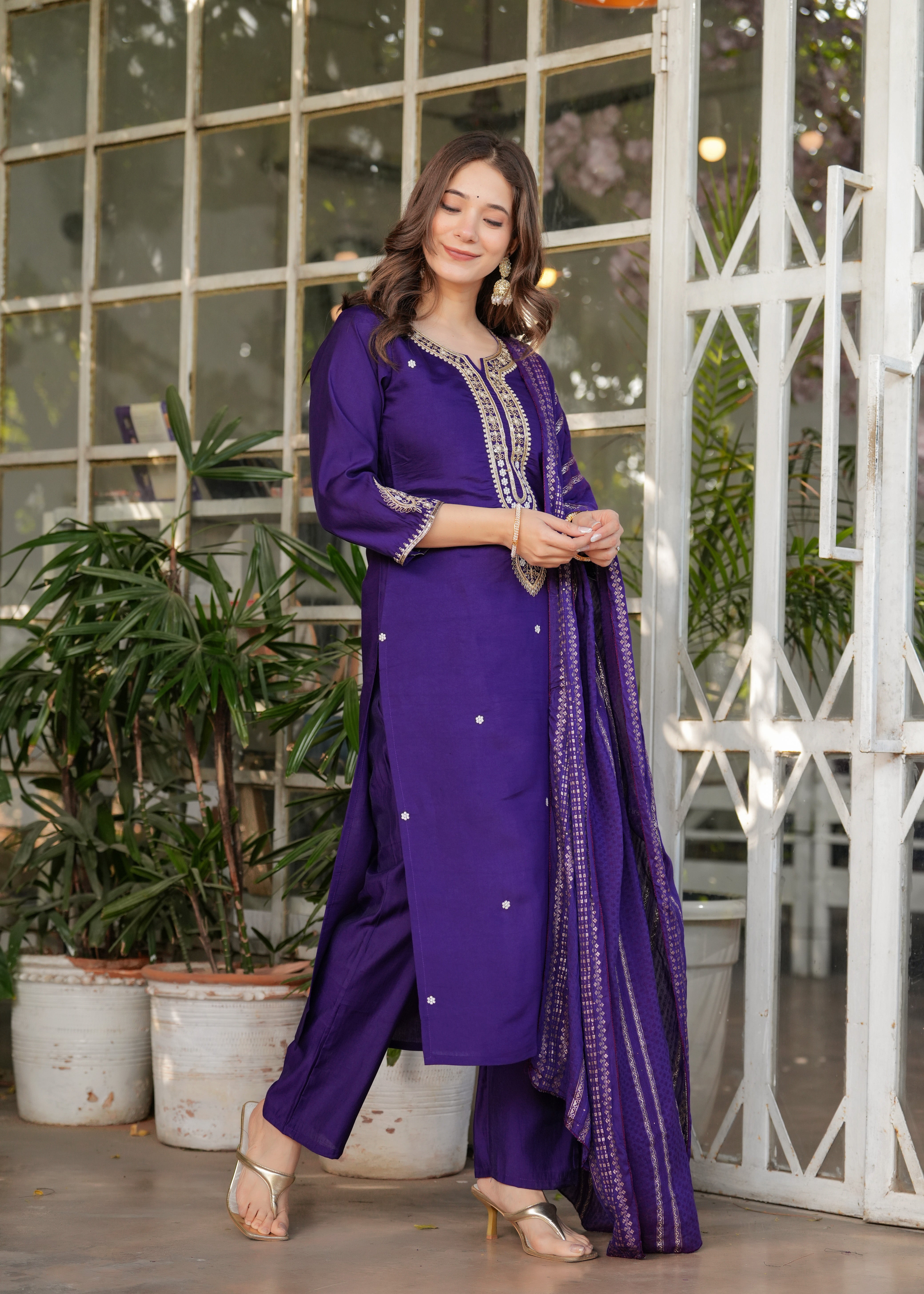 Vegles Embroidered Straight Kurti with Pants & Dupatta