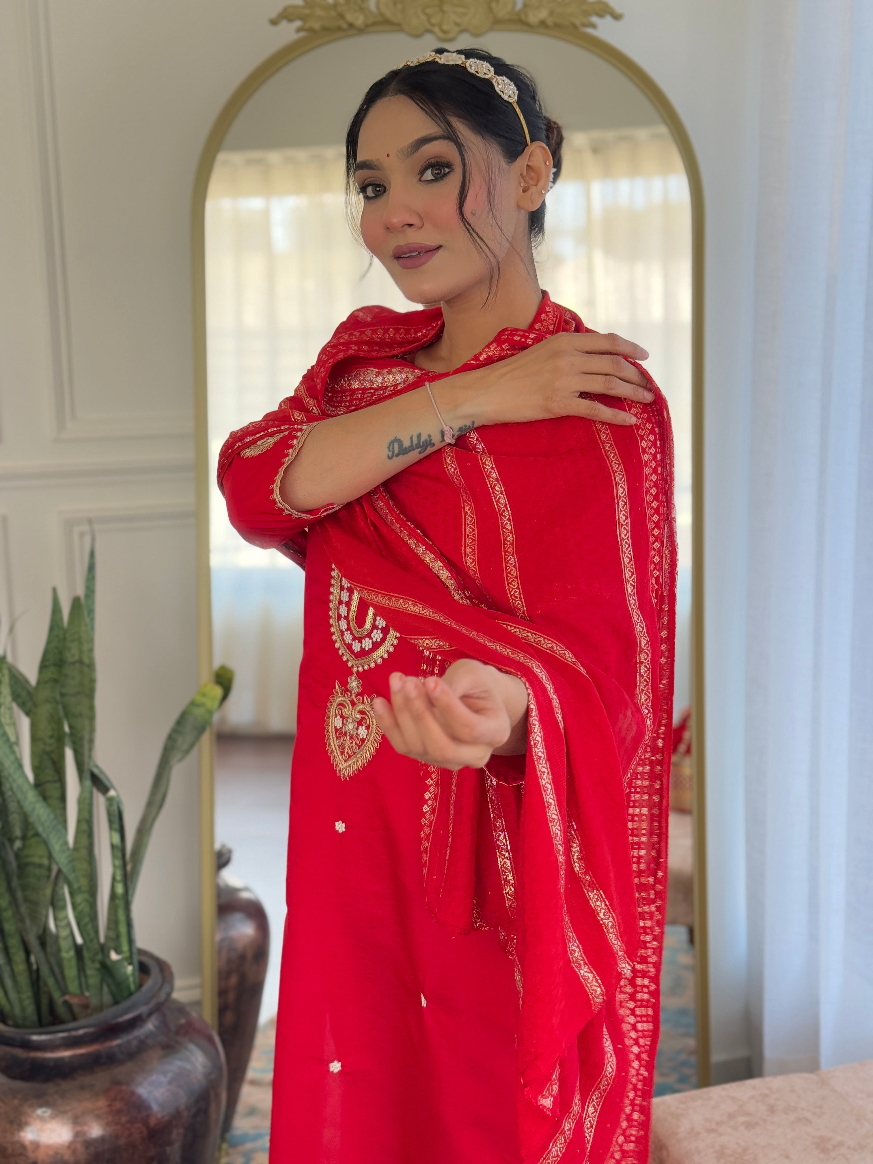 Vegles Embroidered Straight Kurti with Pants & Dupatta