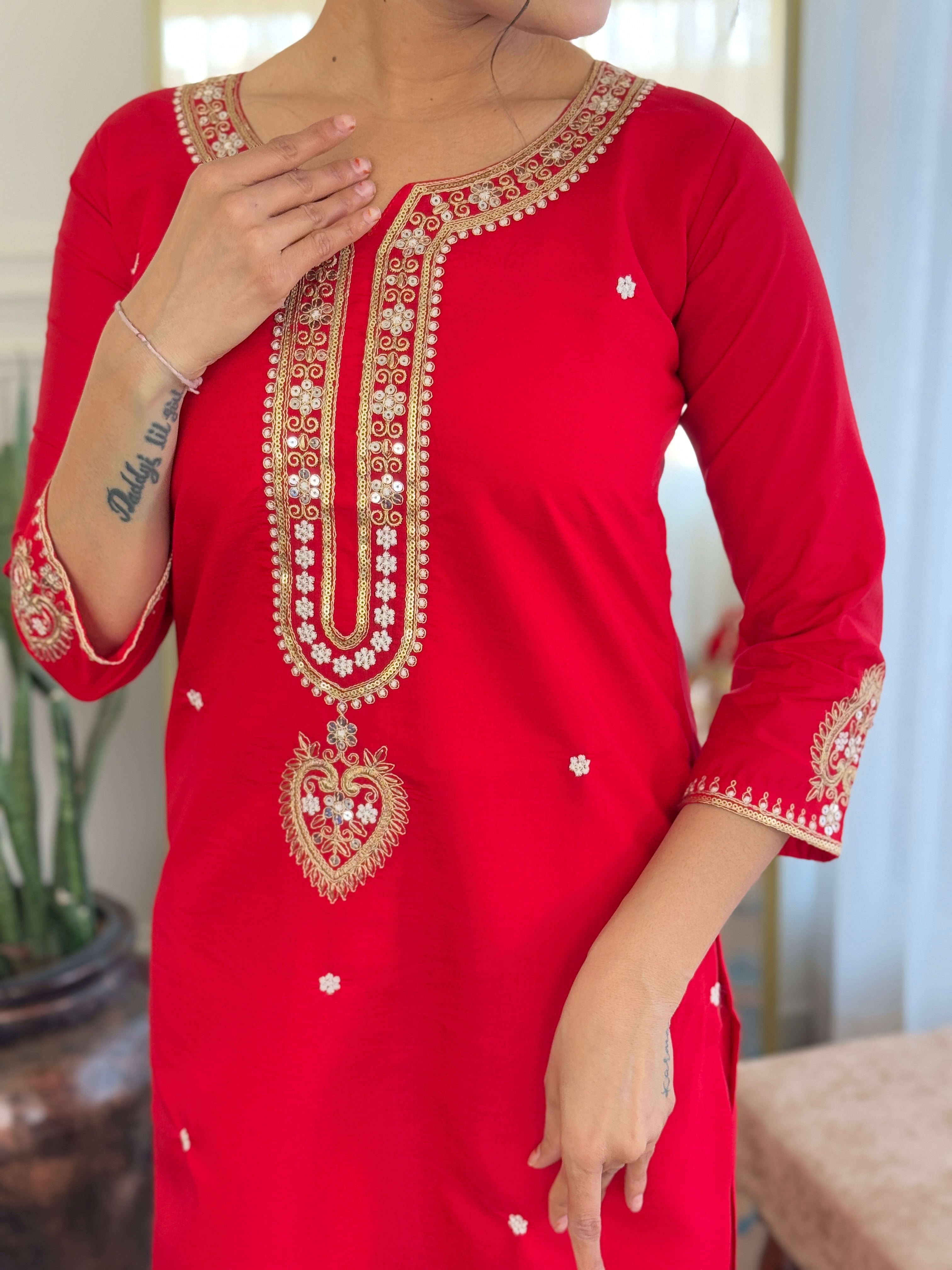Vegles Embroidered Straight Kurti with Pants & Dupatta