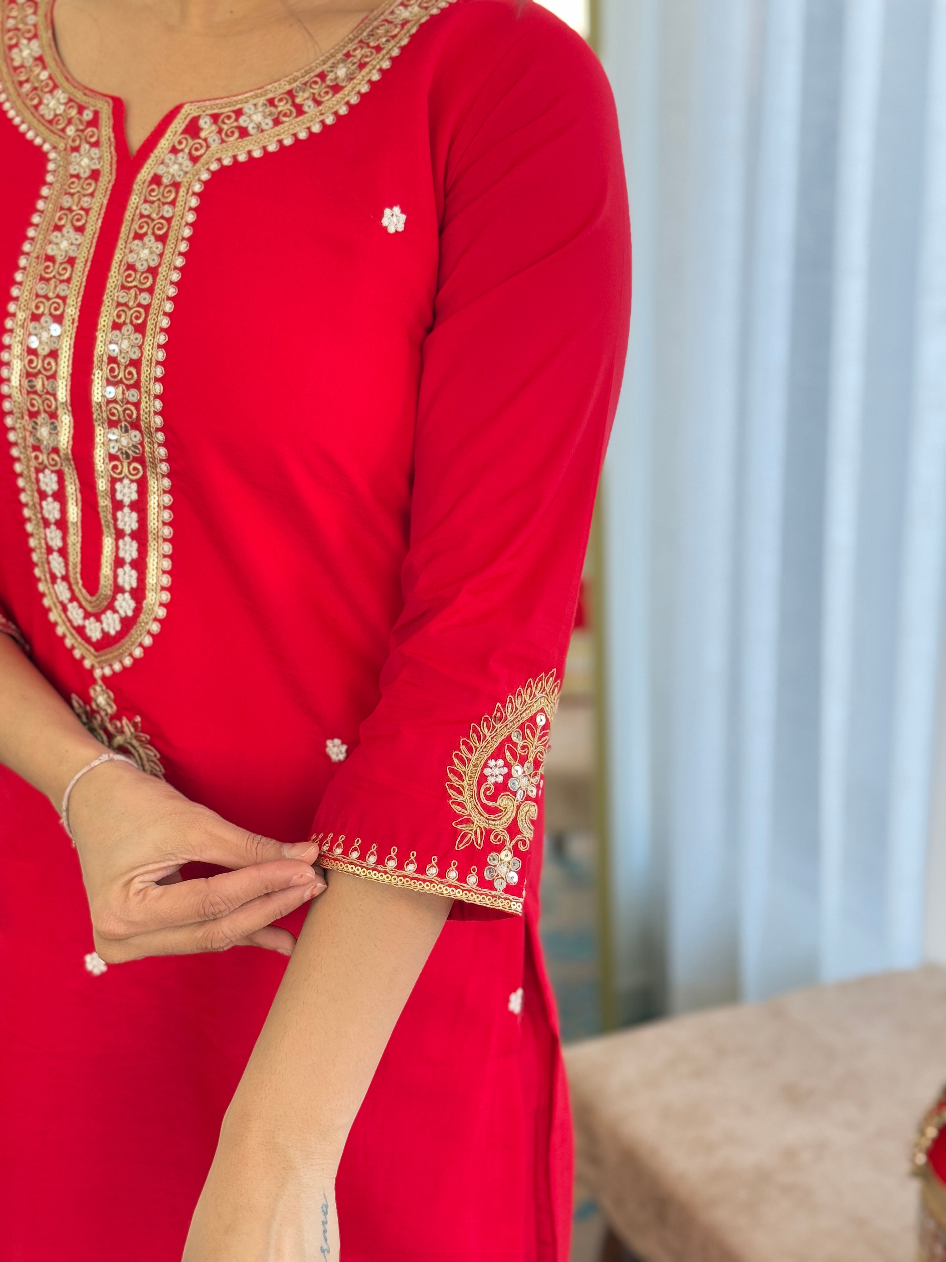 Vegles Embroidered Straight Kurti with Pants & Dupatta