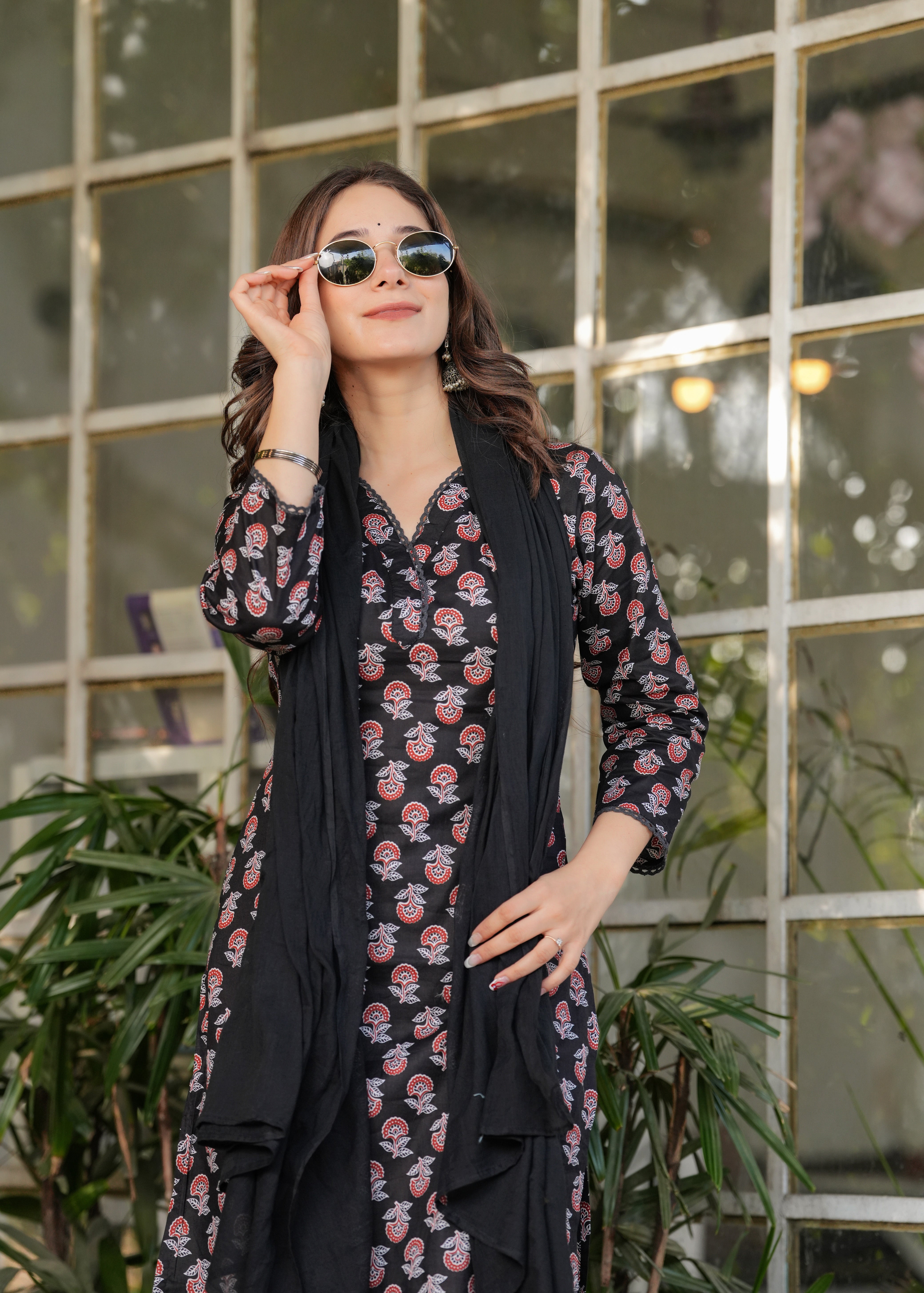 Vegles Embroidered Straight Kurti Set