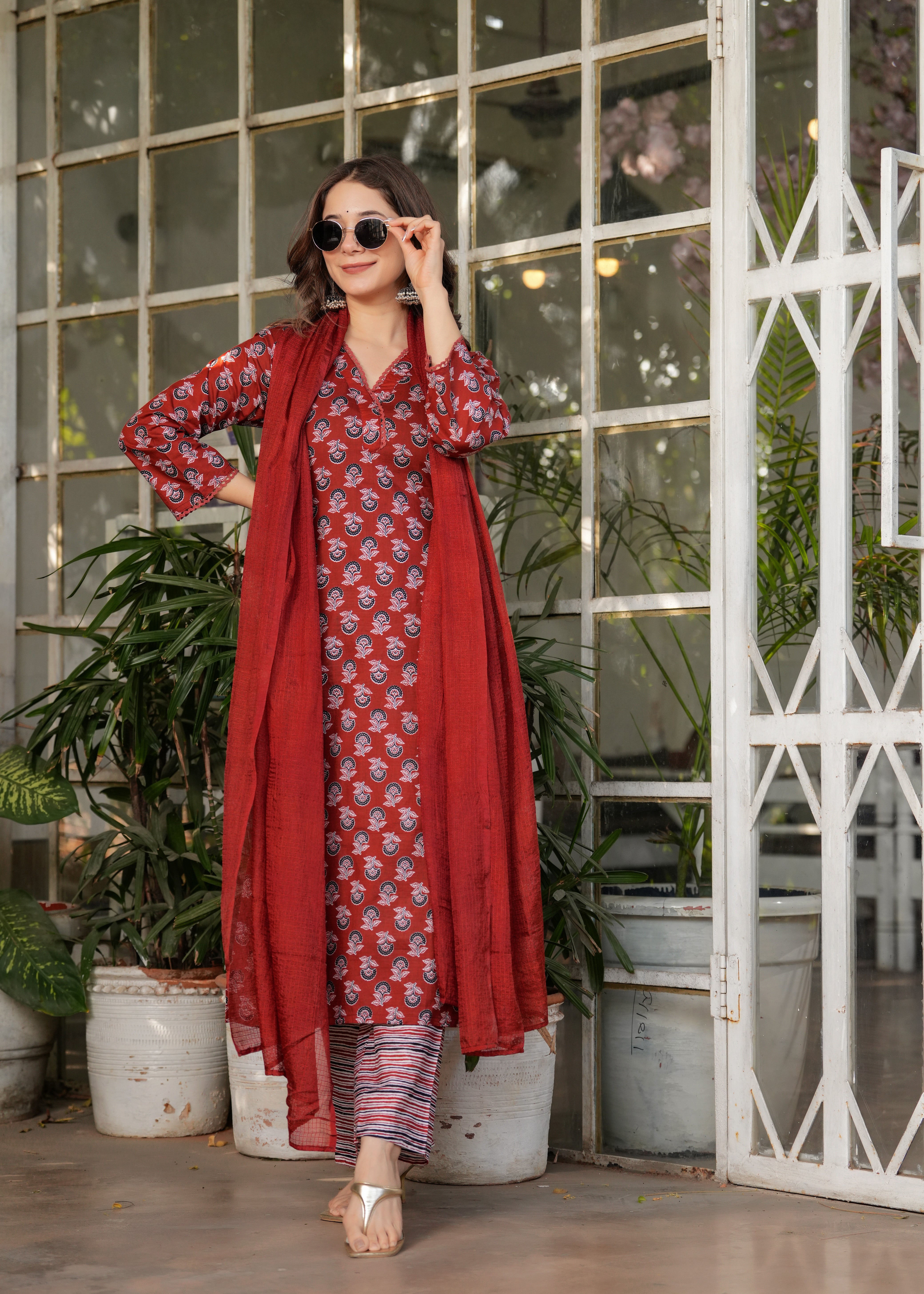 Vegles Embroidered Straight Kurti Set