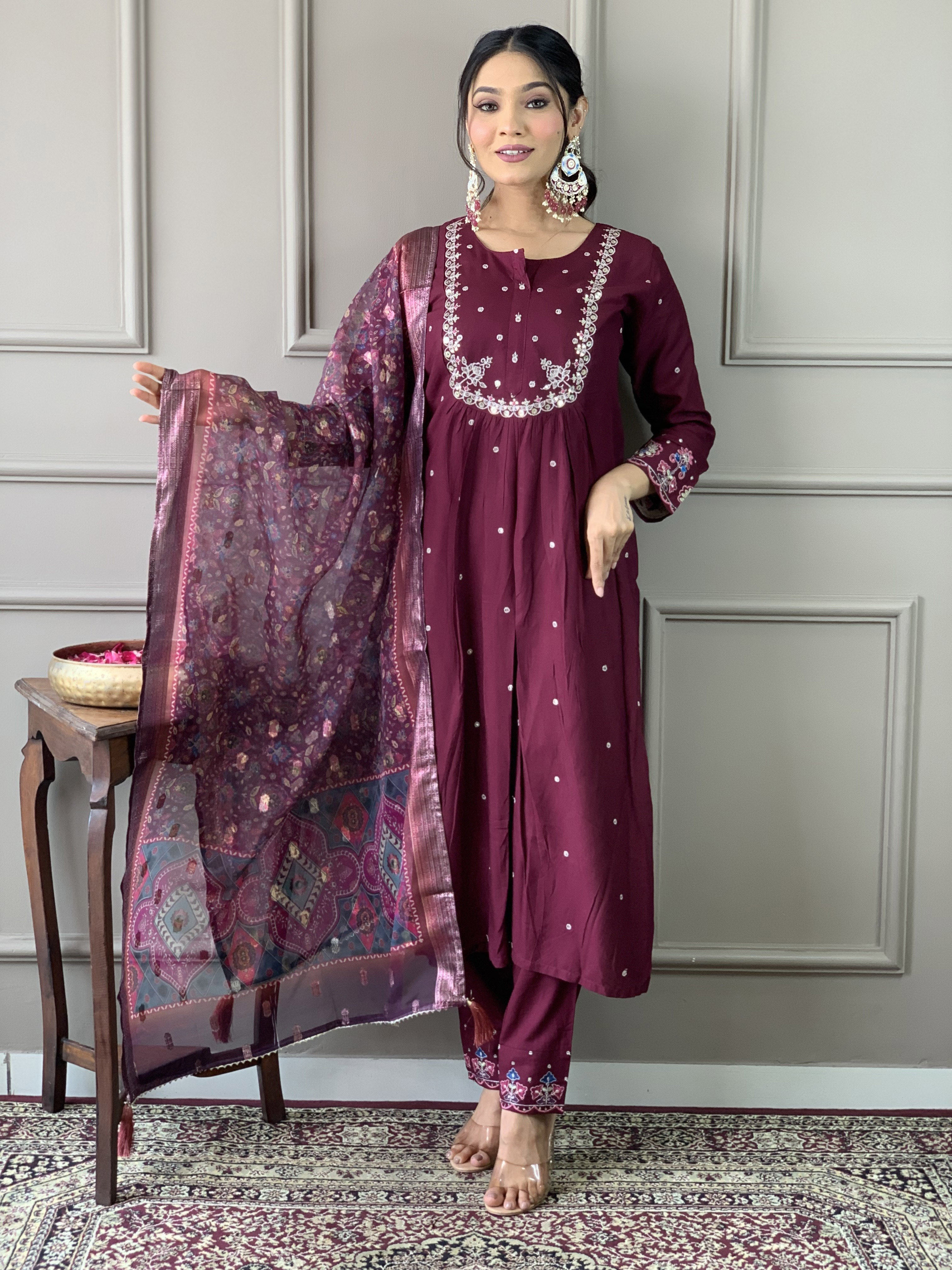 Vegles Embroidered Straight Kurti Set