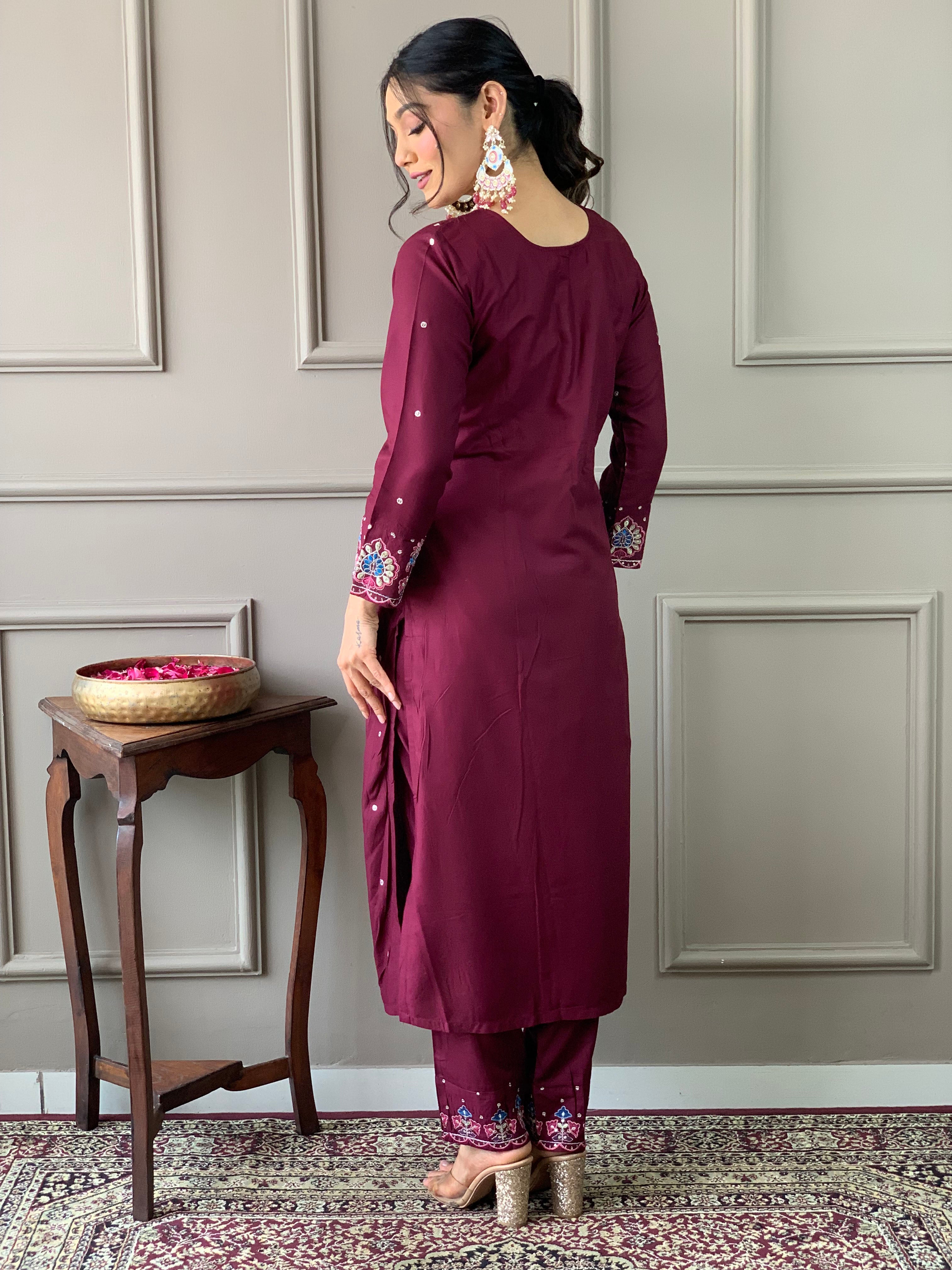 Vegles Embroidered Straight Kurti Set