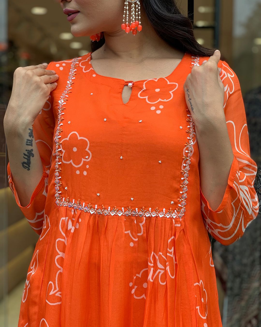 Vegles Embroidered Straight Kurti Set