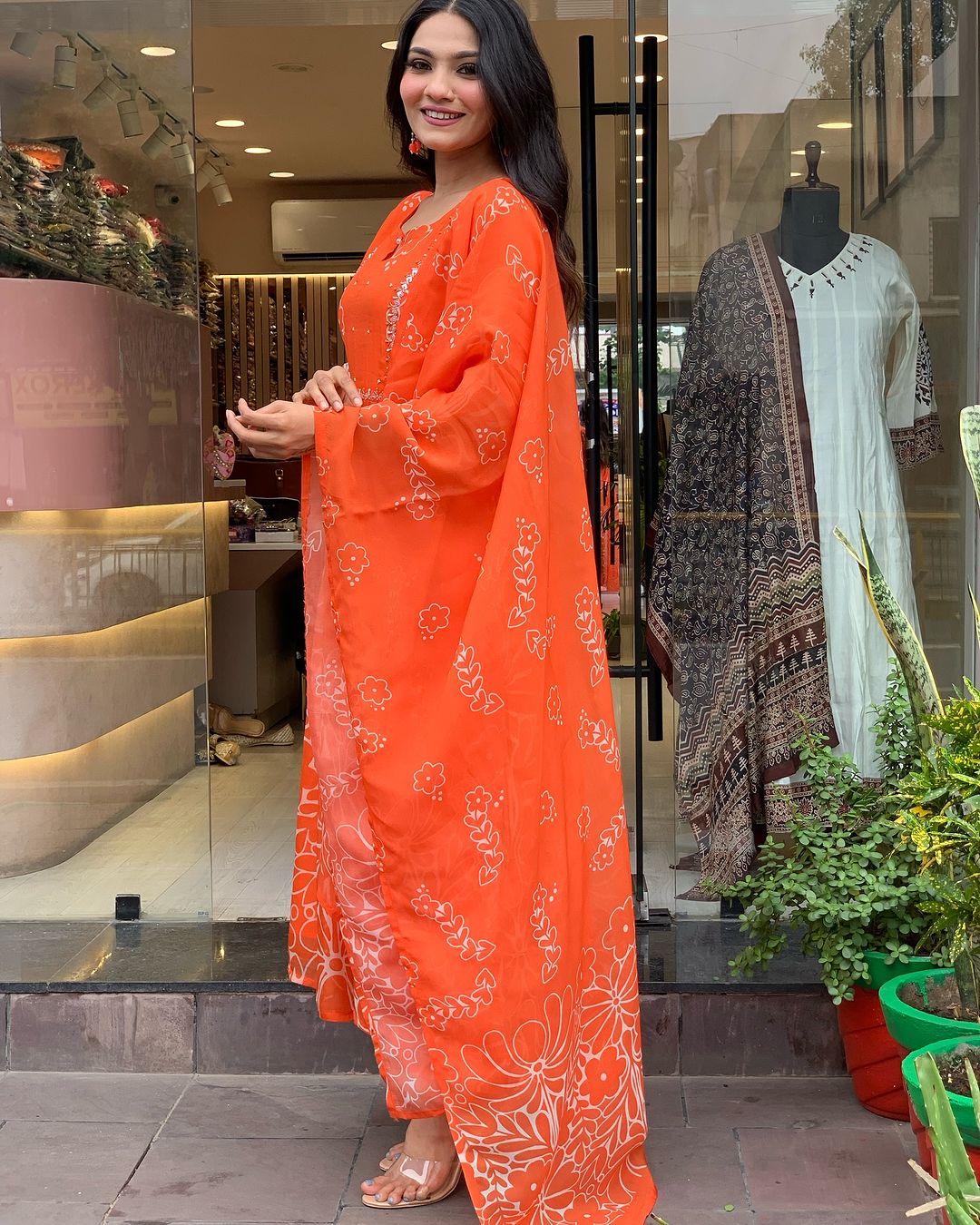 Vegles Embroidered Straight Kurti Set
