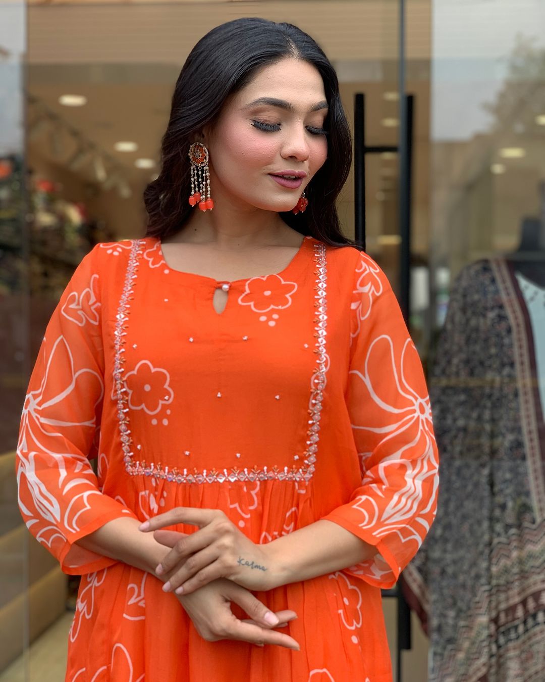 Vegles Embroidered Straight Kurti Set