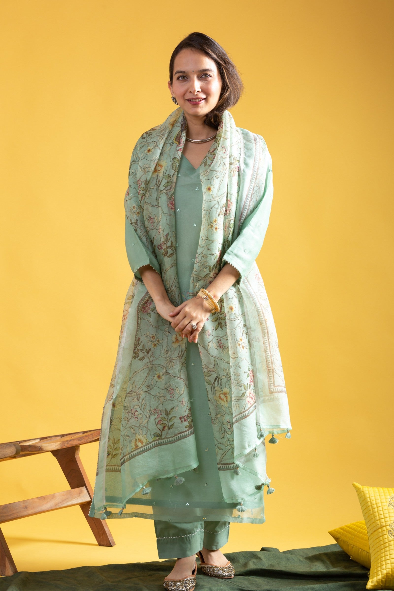 Vegles Embroidered Straight Kurti Set