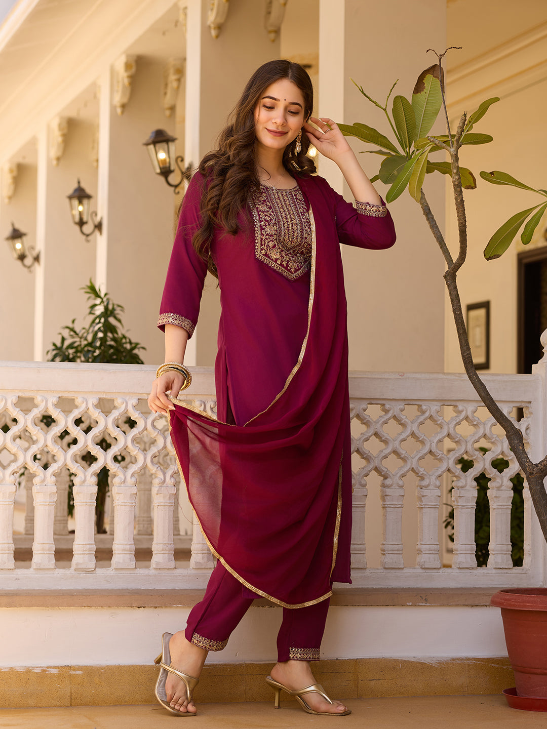 Vegles Embroidered Straight Kurti Set