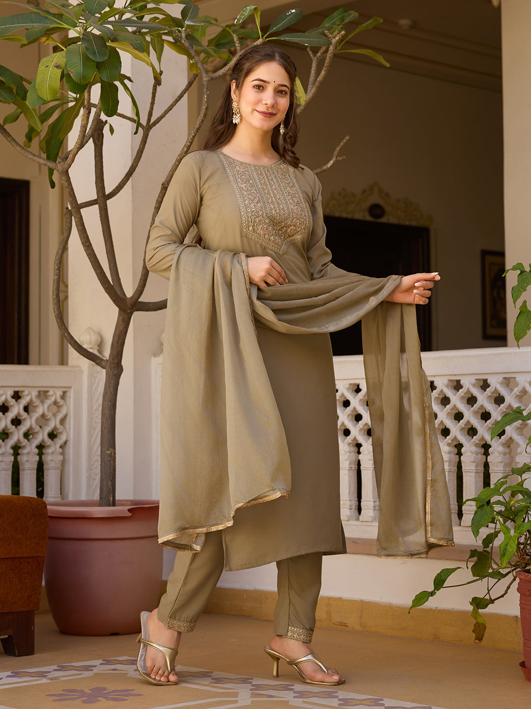 Vegles Embroidered Straight Kurti Set