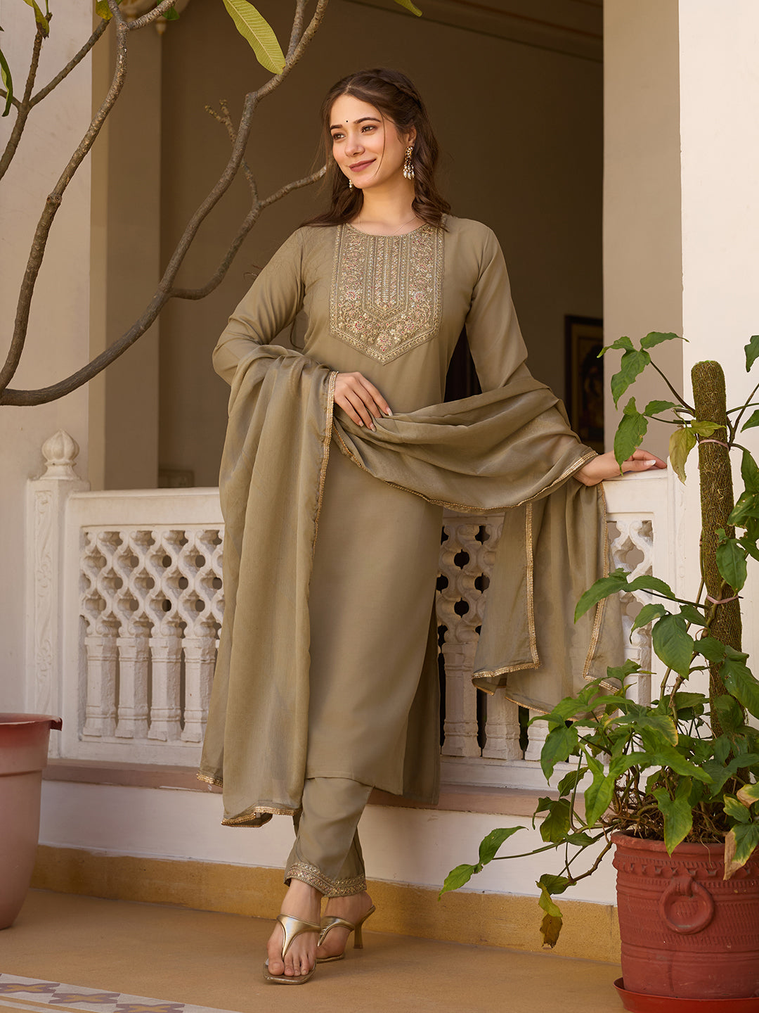 Vegles Embroidered Straight Kurti Set