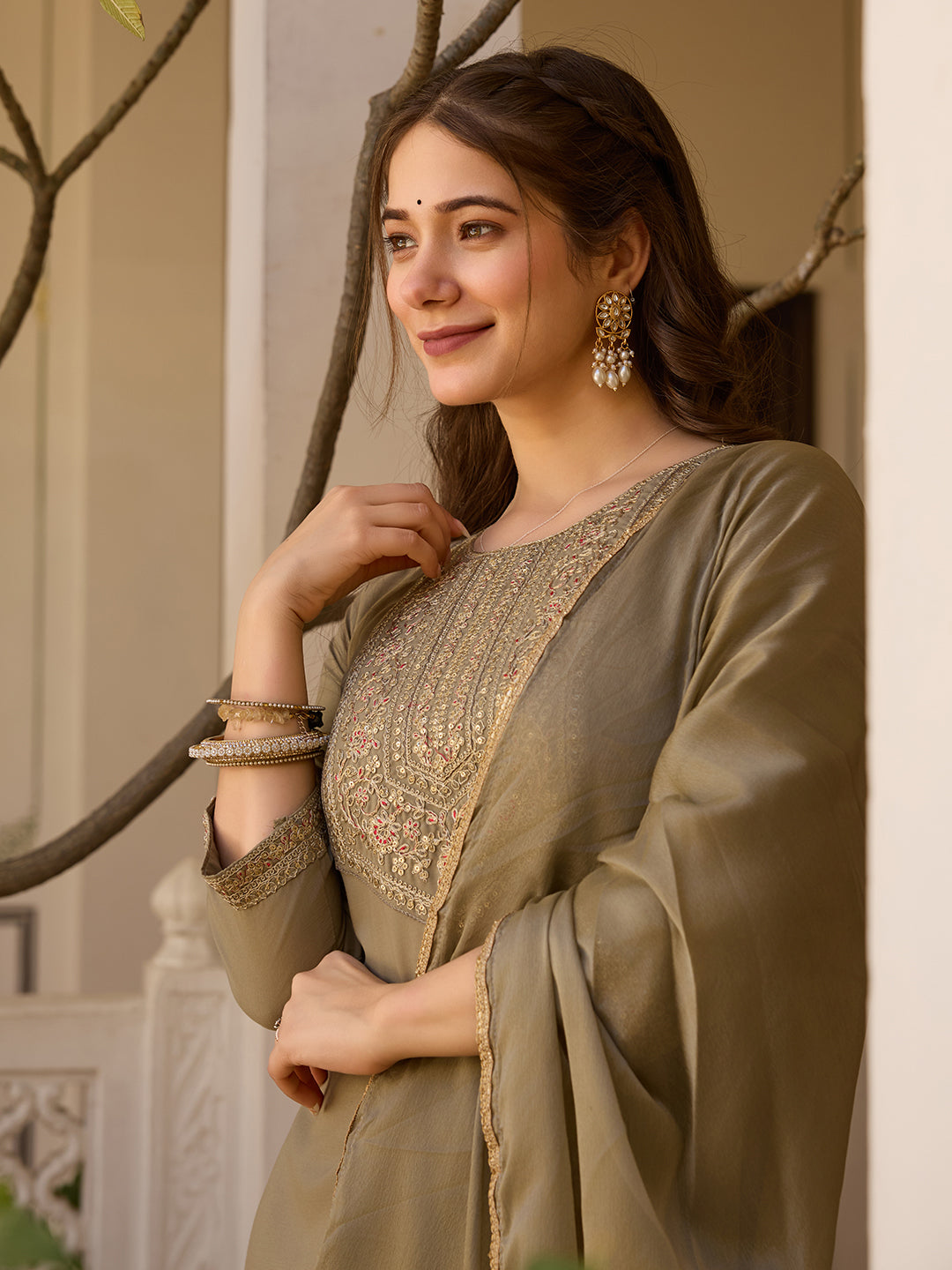 Vegles Embroidered Straight Kurti Set