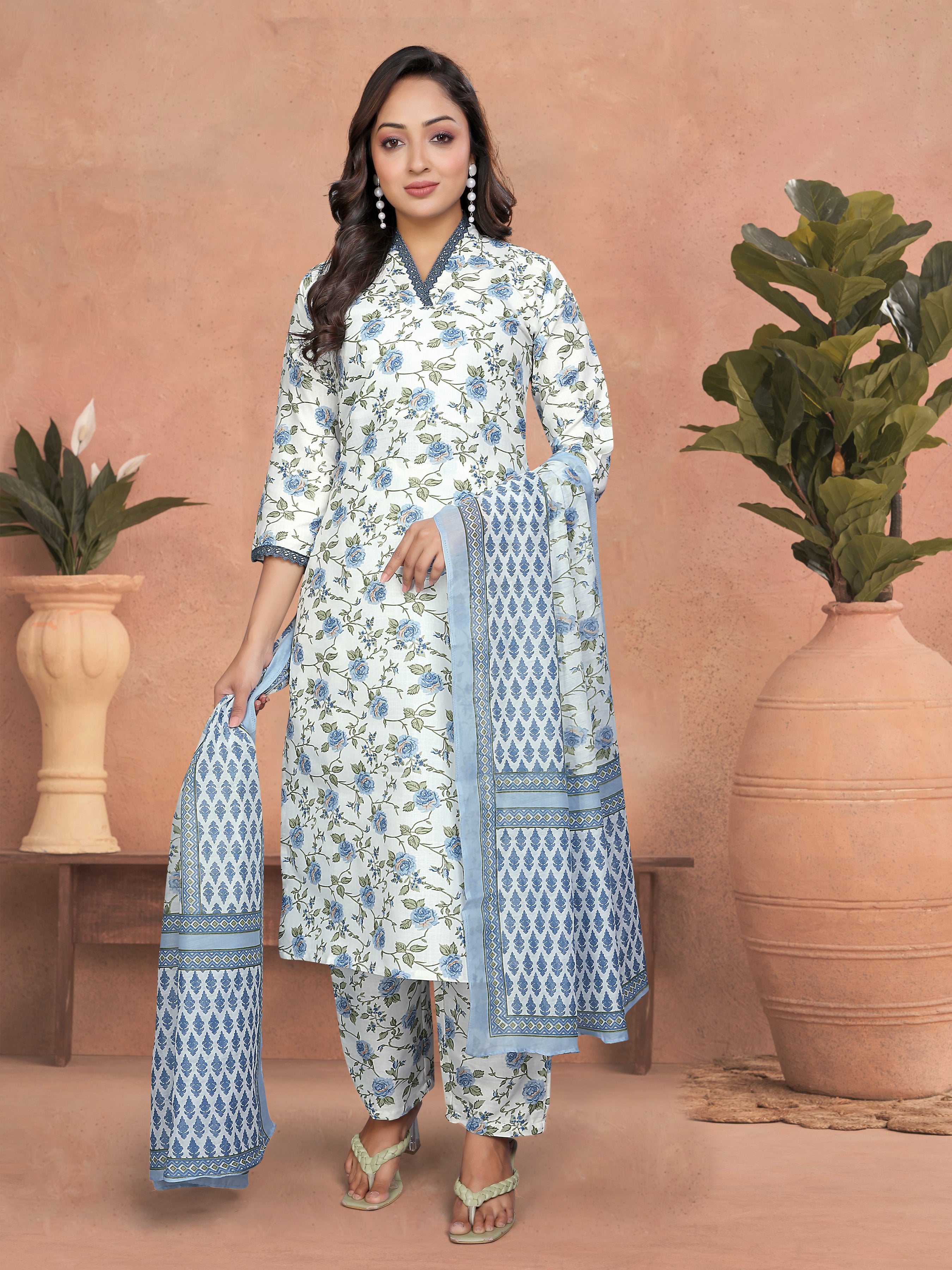 Vegles Floral printed & Lace Work Lightweight Ethnic Wear Kurti set