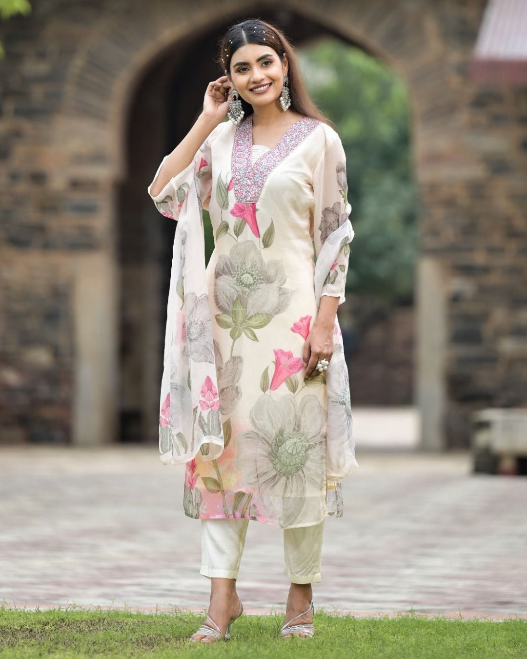 Vegles Printed & Embroidered Lightweight Ethnic Wear Kurti set