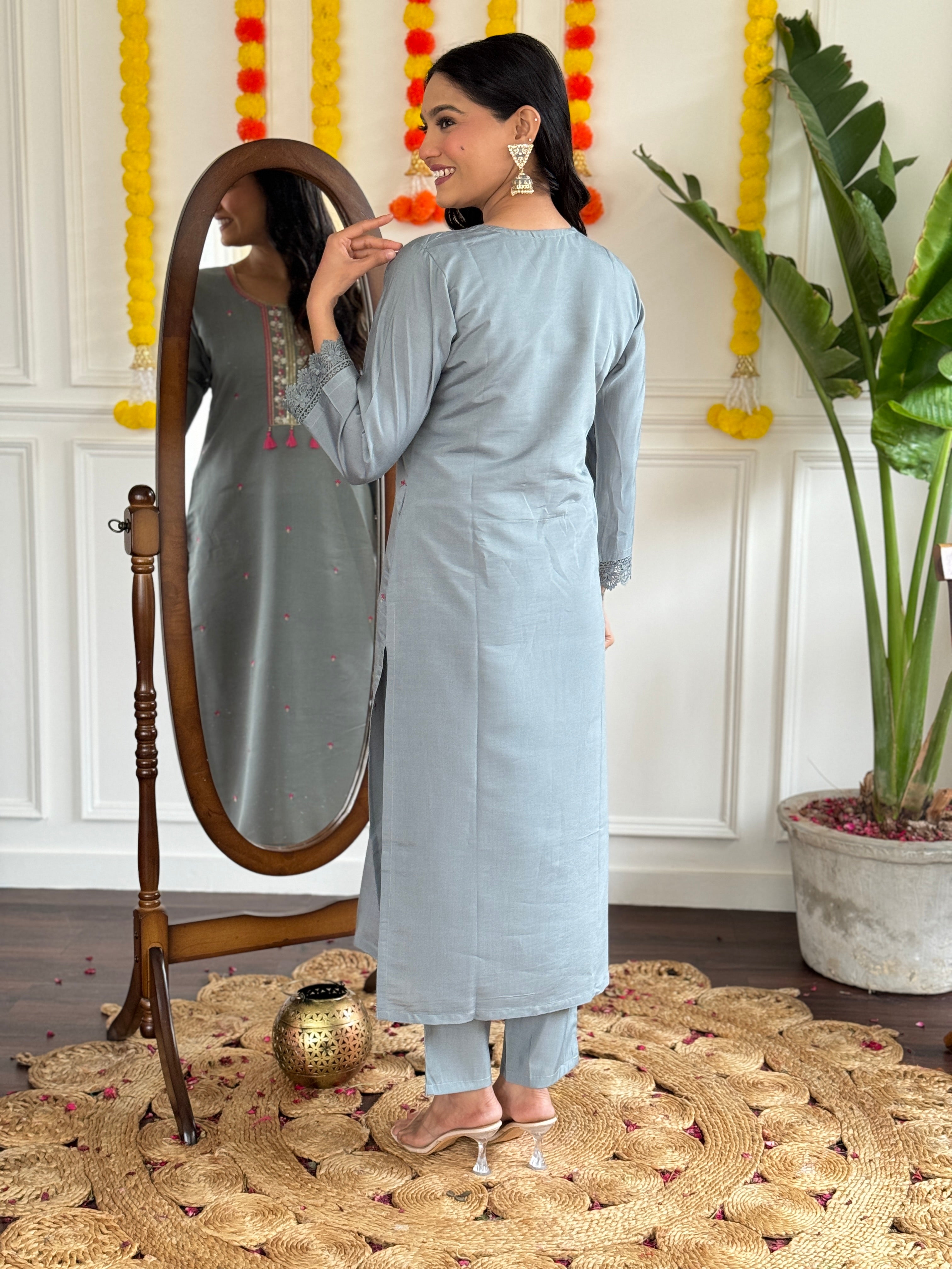 Vegles Embroidered Straight Kurti with Pants & Dupatta