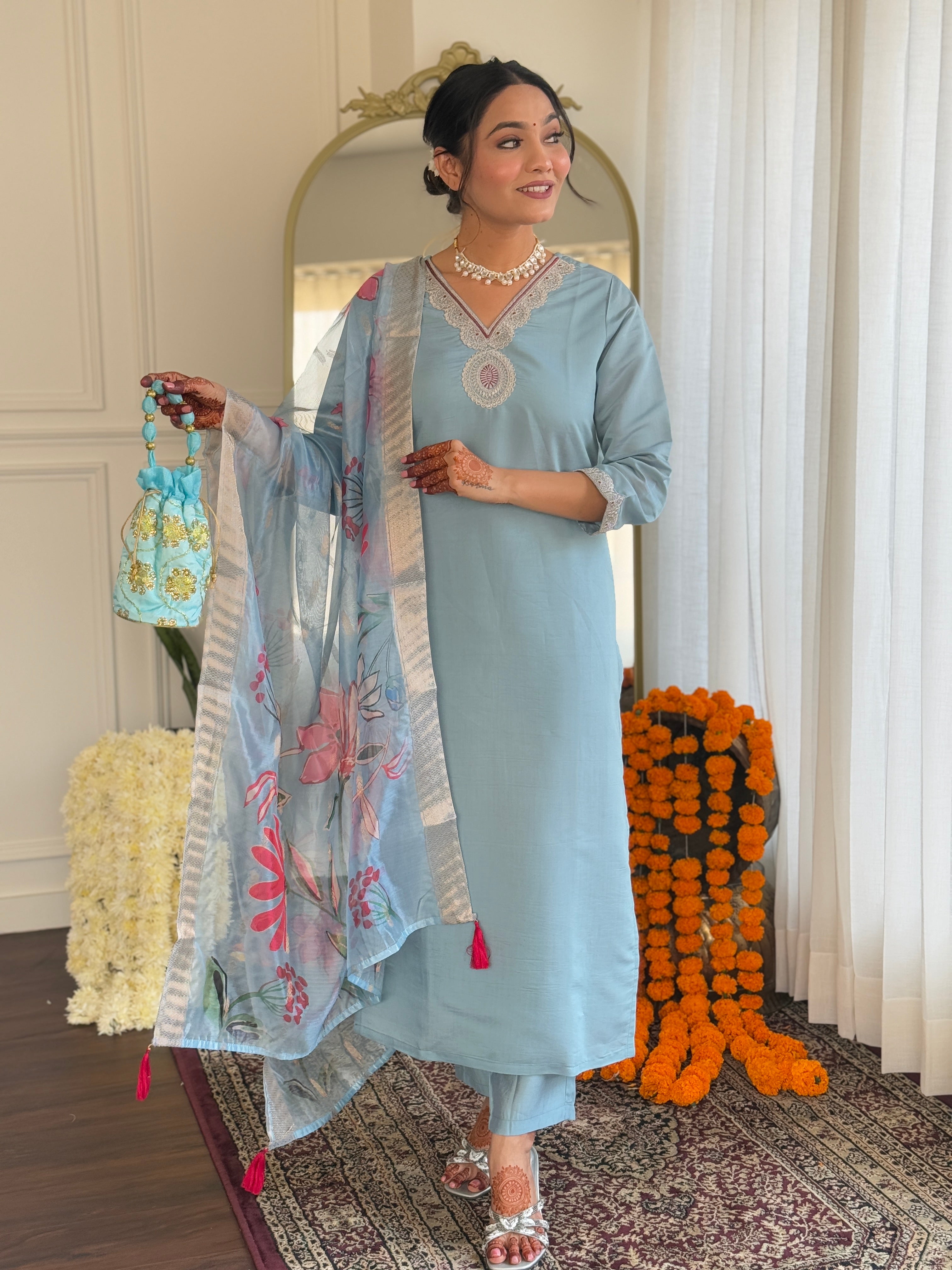 Vegles Embroidered Straight Kurti with Pants & Dupatta