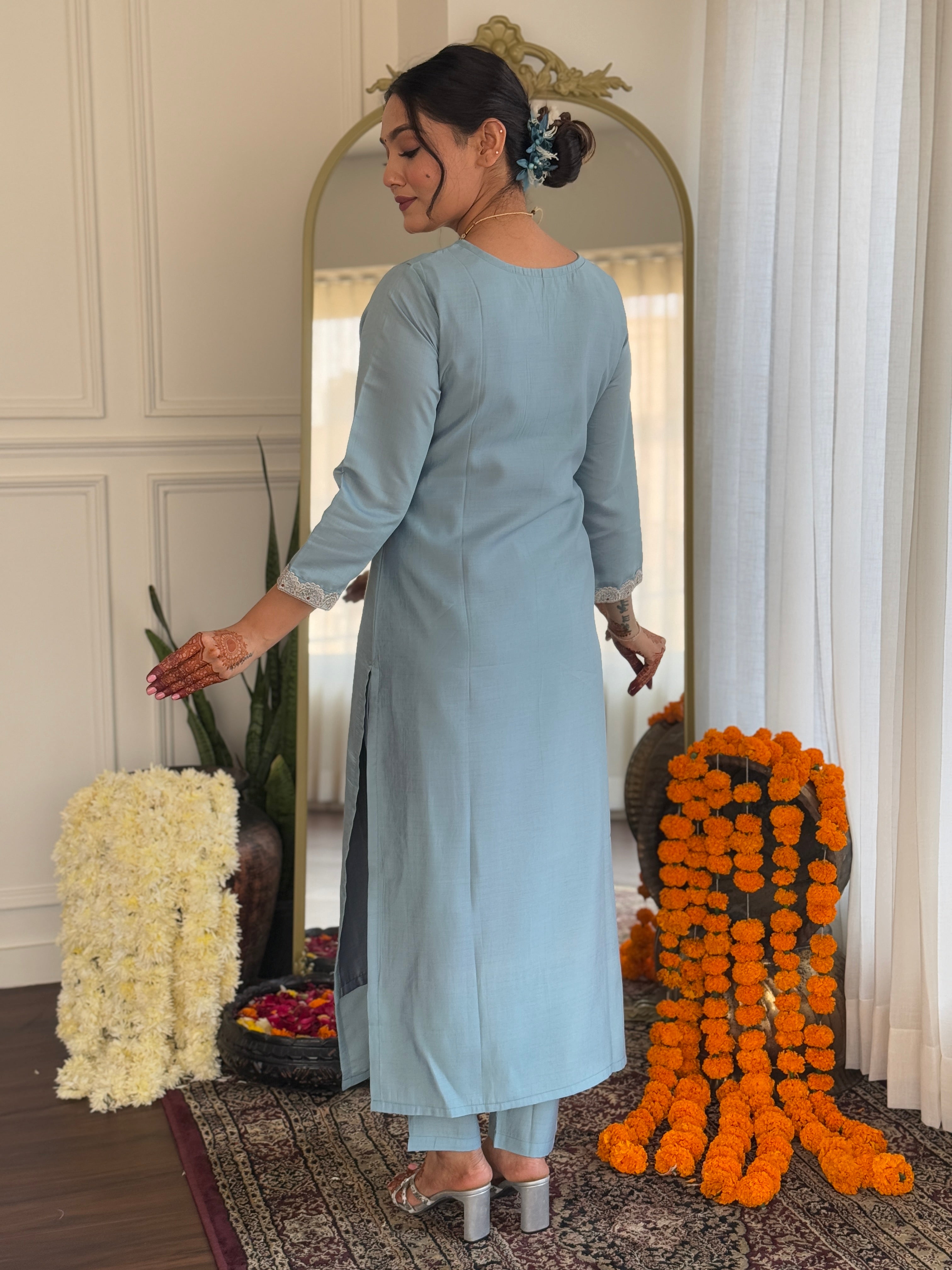 Vegles Embroidered Straight Kurti with Pants & Dupatta