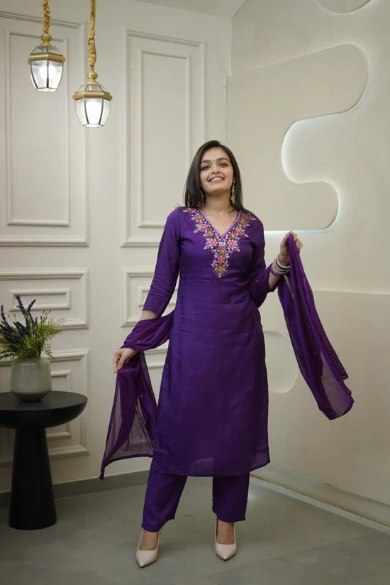 Vegles Embroidered Straight Kurti with Pants & Dupatta