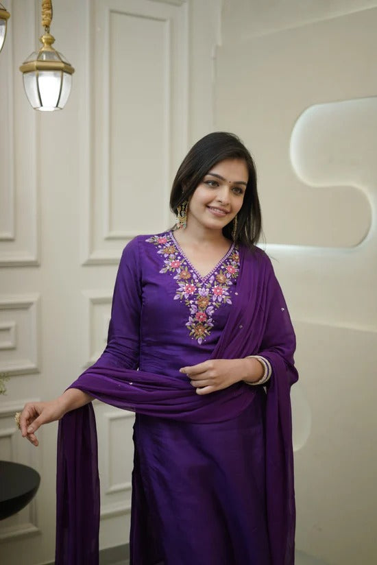 Vegles Embroidered Straight Kurti with Pants & Dupatta
