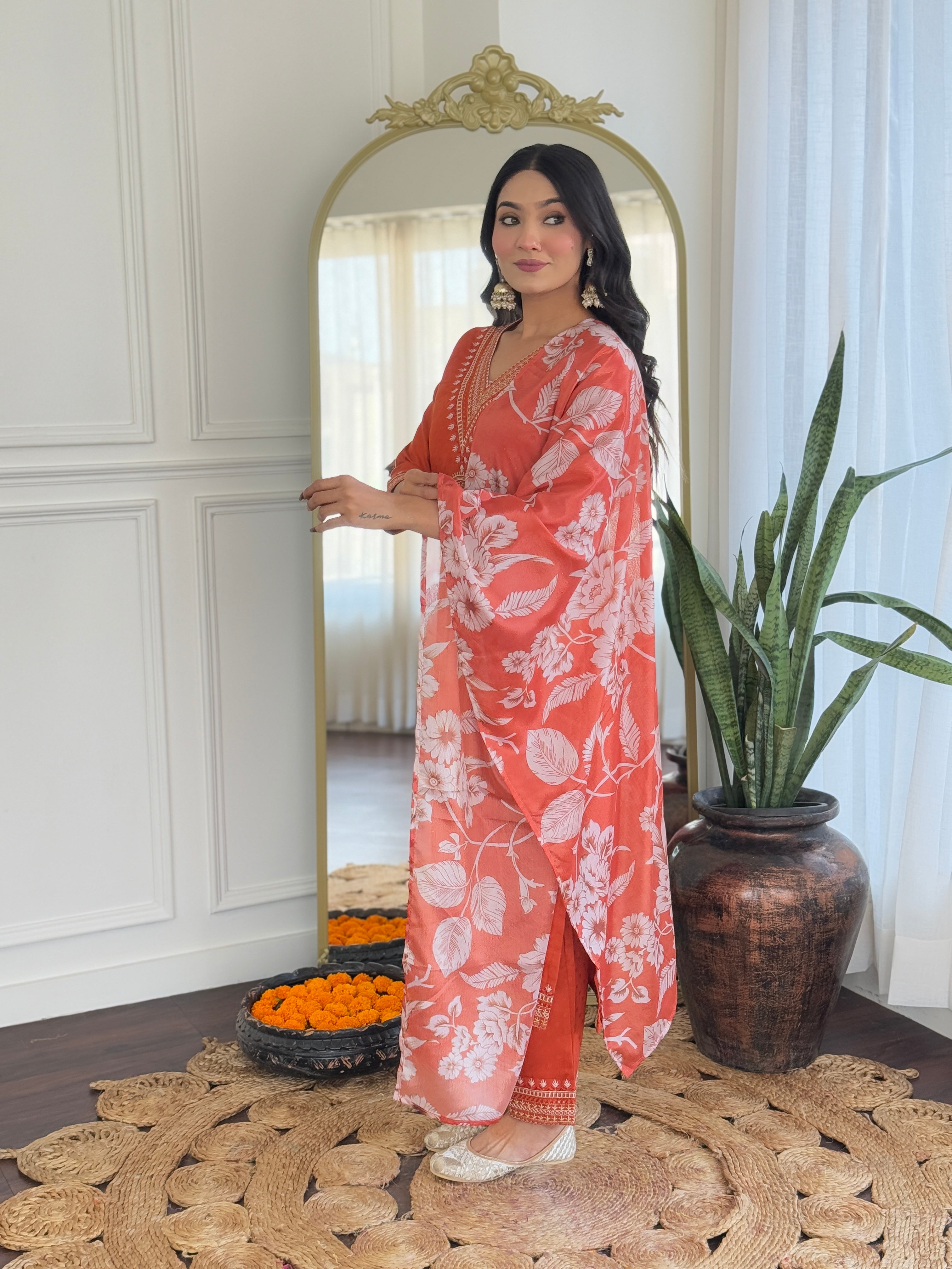 Vegles Embroidered Lightweight Ethnic Wear Kurti set