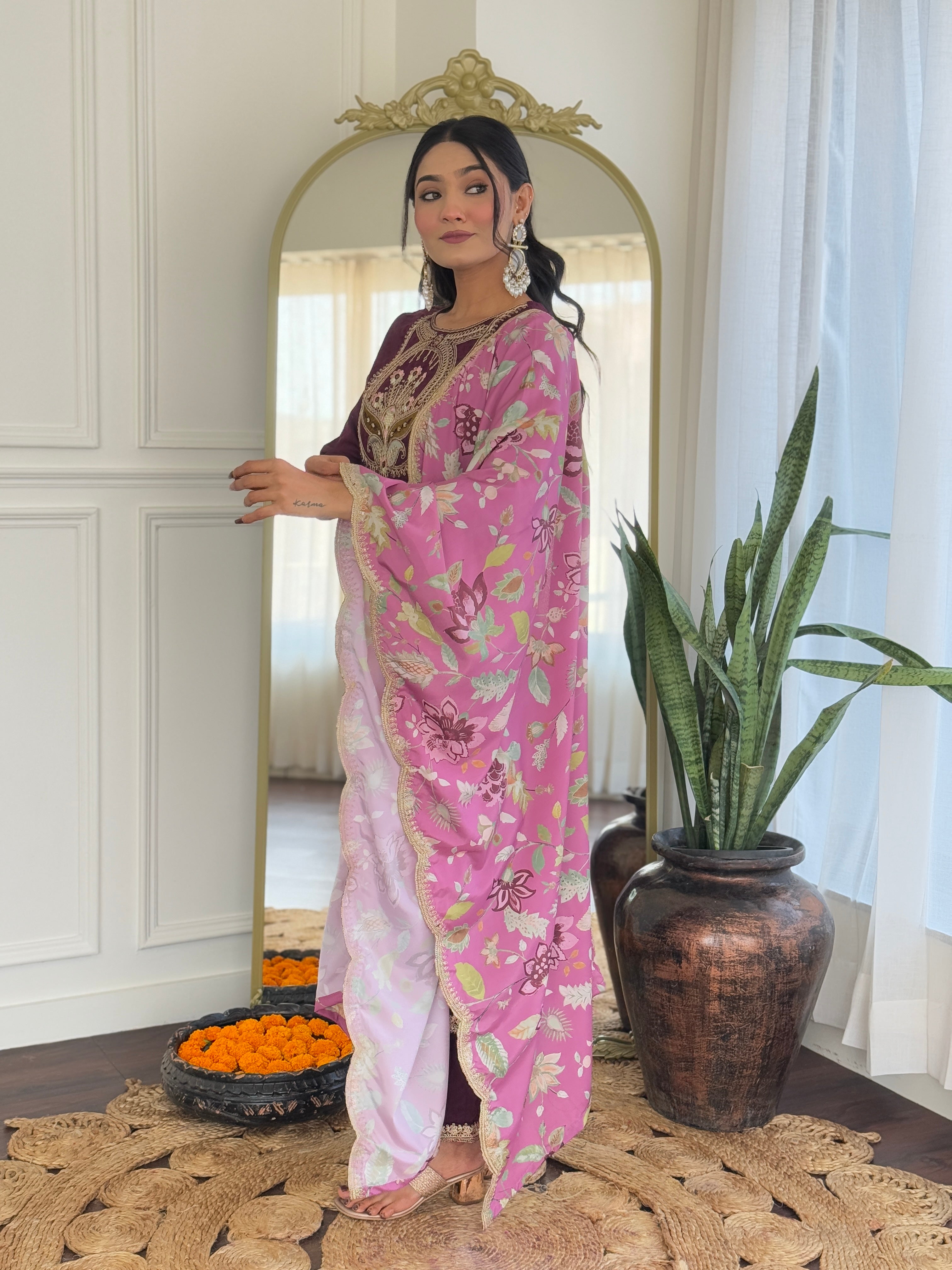 Vegles Embroidered Lightweight Ethnic Wear Kurti set